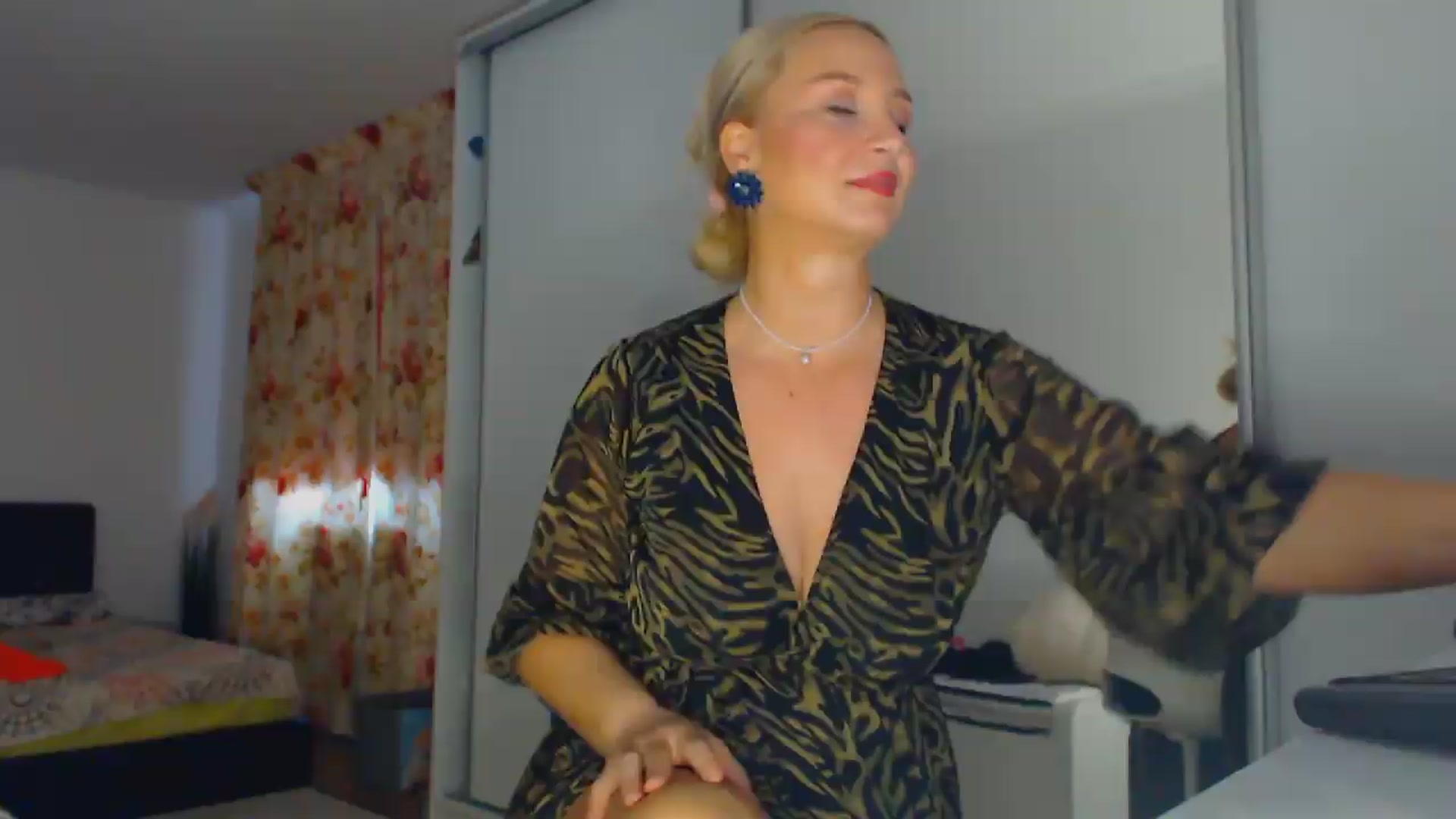 Gallery image thumbnail from Merlyn4u's myfreecams stream on, 05/28/2026, 09:36 image 7 of 20