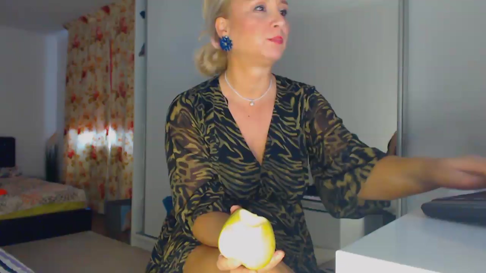 Gallery image thumbnail from Merlyn4u's myfreecams stream on, 05/28/2026, 09:36 image 16 of 20