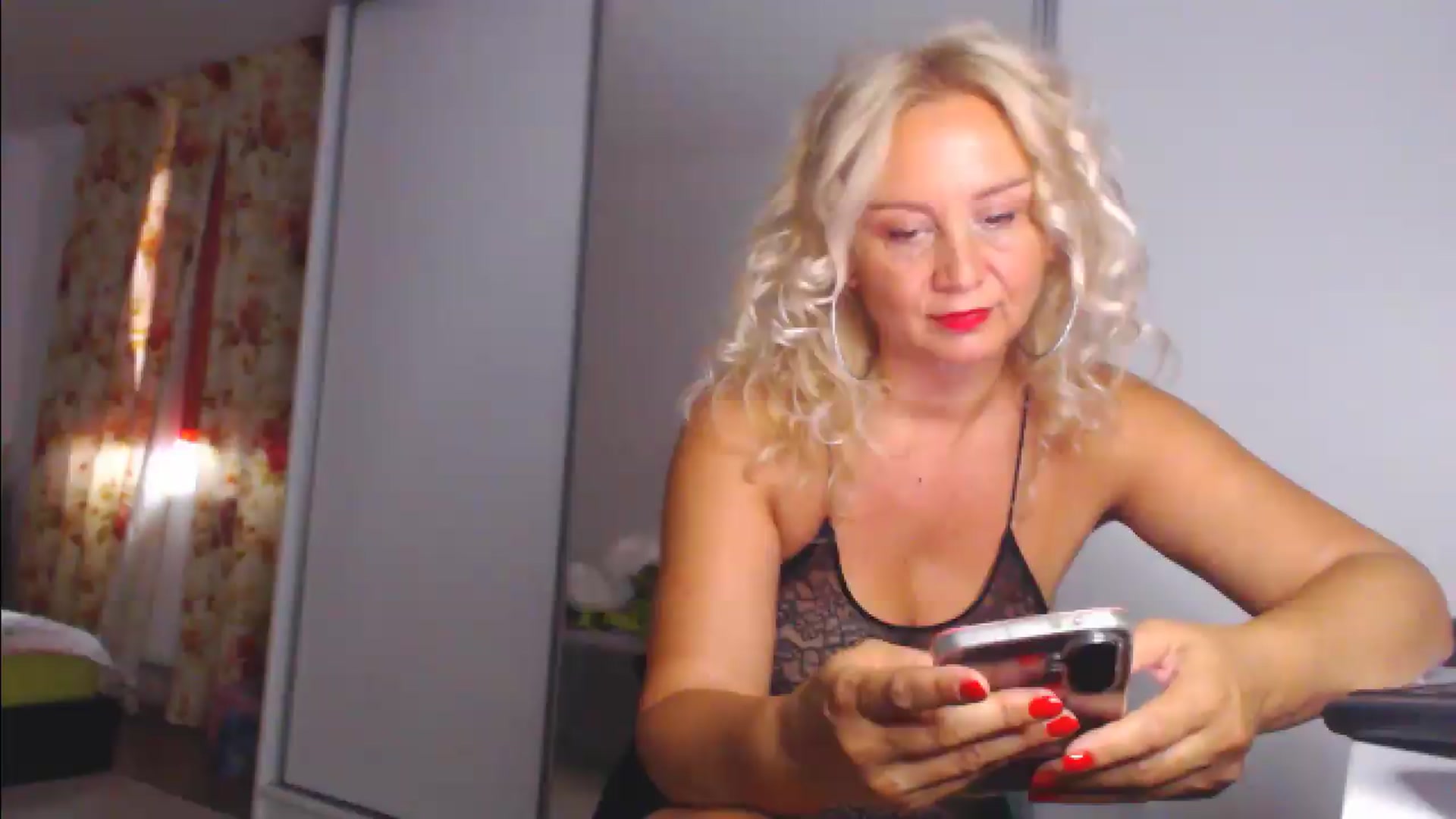 Gallery image thumbnail from Merlyn4u's myfreecams stream on, 07/19/2026, 13:17 image 17 of 20