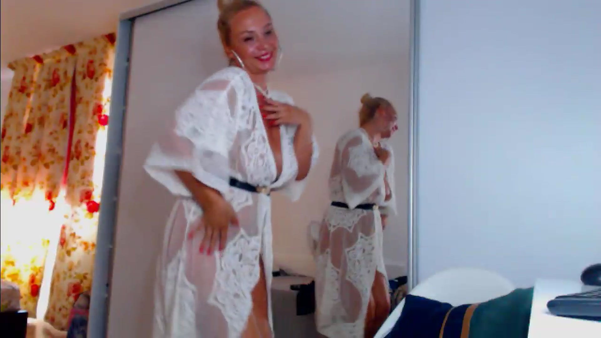 Gallery image thumbnail from Merlyn4u's myfreecams stream on, 07/27/2026, 12:40 image 5 of 20