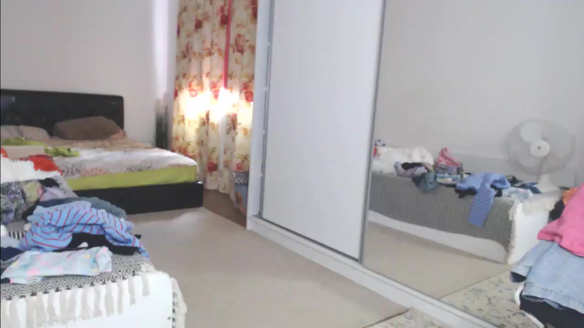 Gallery image thumbnail from Merlyn4u's myfreecams stream on, 08/27/2026, 13:34 image 1 of 20