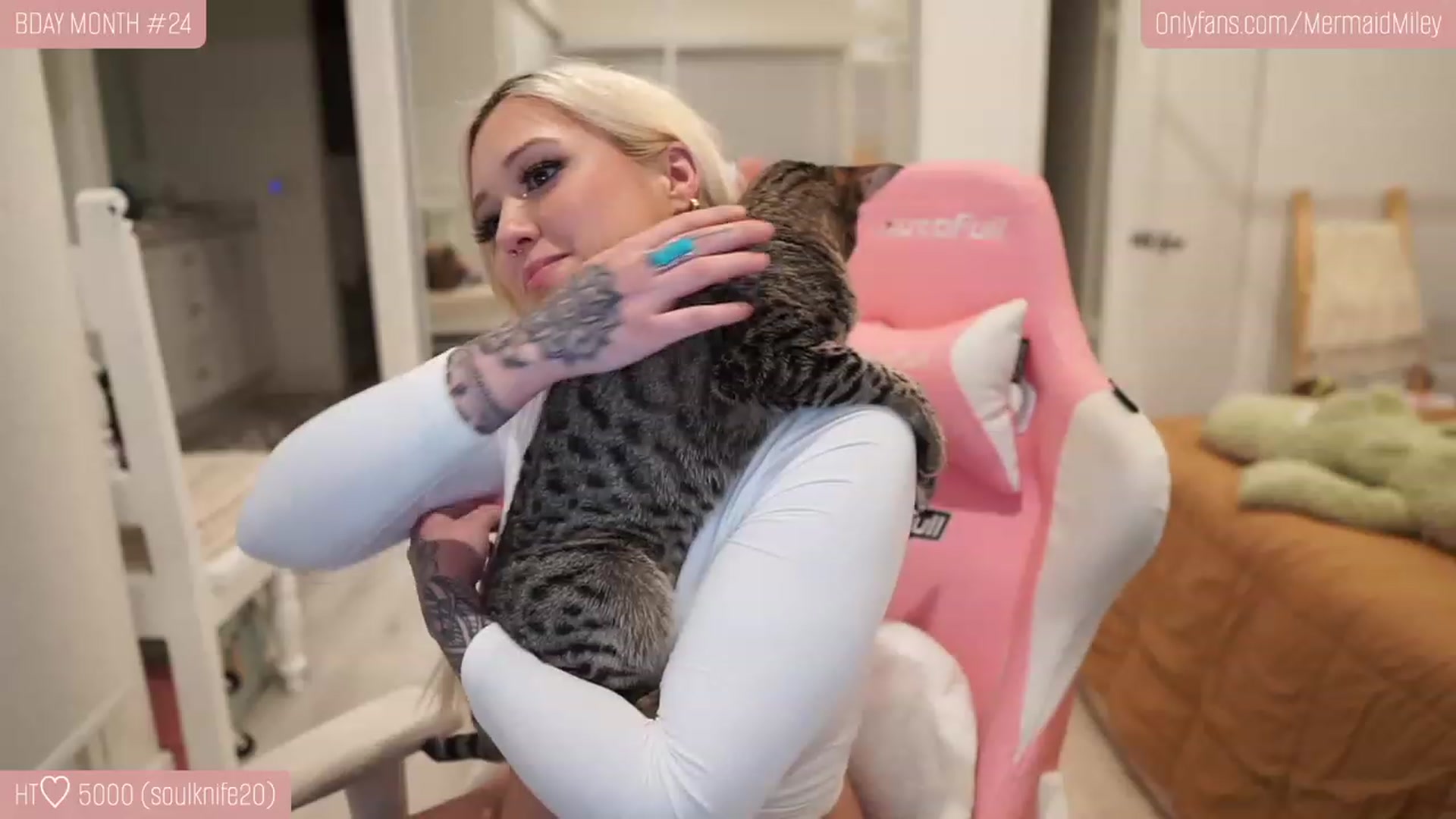 Gallery image thumbnail from Mermaidmiley's myfreecams stream on, 11/21/2022, 09:16 image 14 of 20
