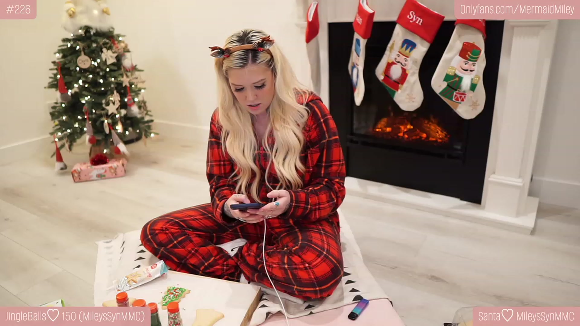 Gallery image thumbnail from Mermaidmiley's myfreecams stream on, 12/13/2022, 04:14 image 5 of 20