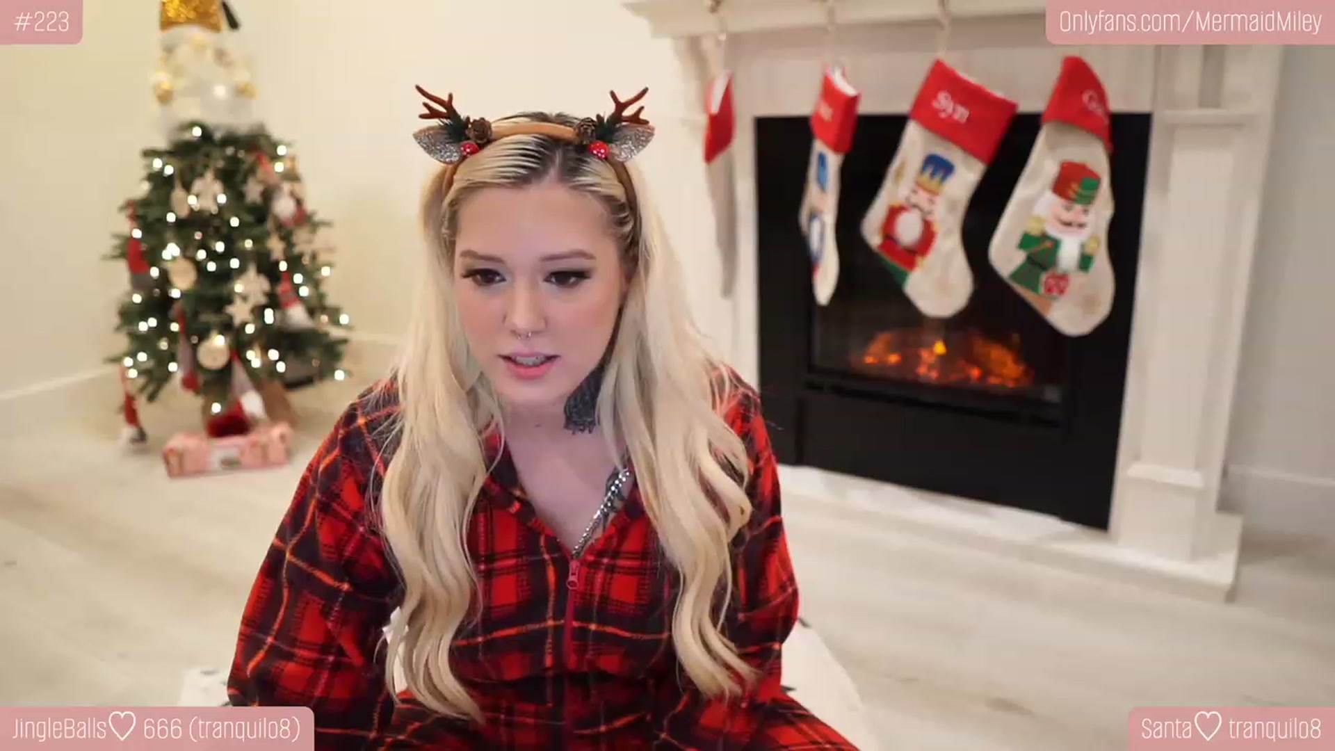 Gallery image thumbnail from Mermaidmiley's myfreecams stream on, 12/13/2022, 04:14 image 19 of 20