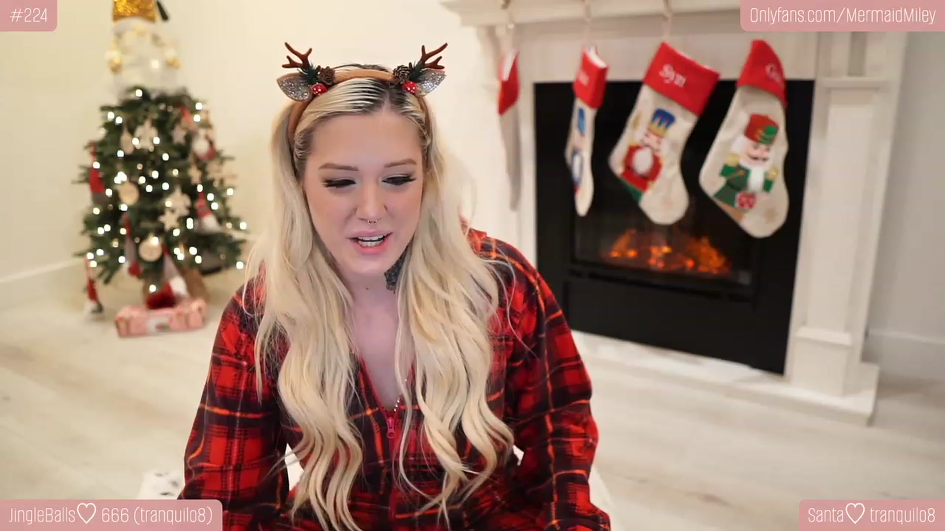 Gallery image thumbnail from Mermaidmiley's myfreecams stream on, 12/13/2022, 04:14 image 15 of 20