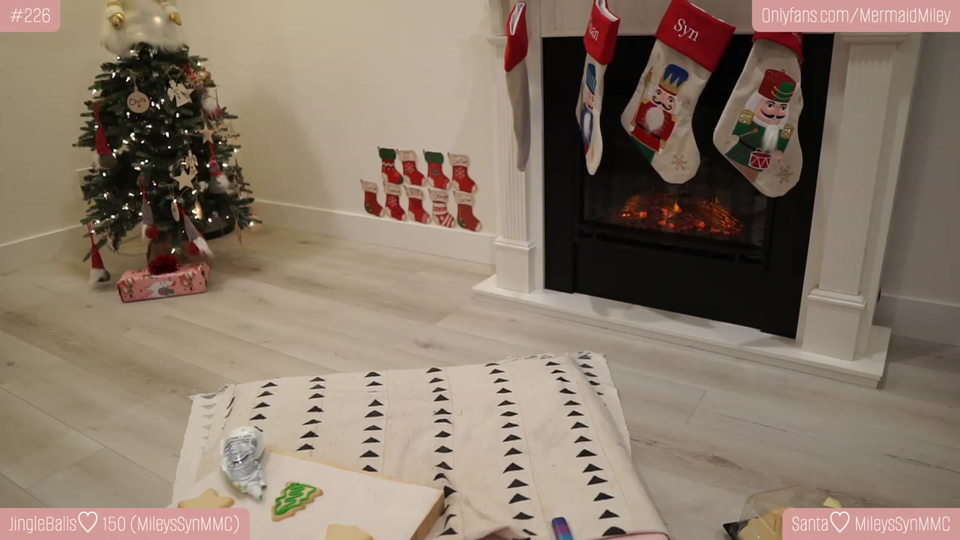 Gallery image thumbnail from Mermaidmiley's myfreecams stream on, 12/13/2022, 04:14 image 4 of 20