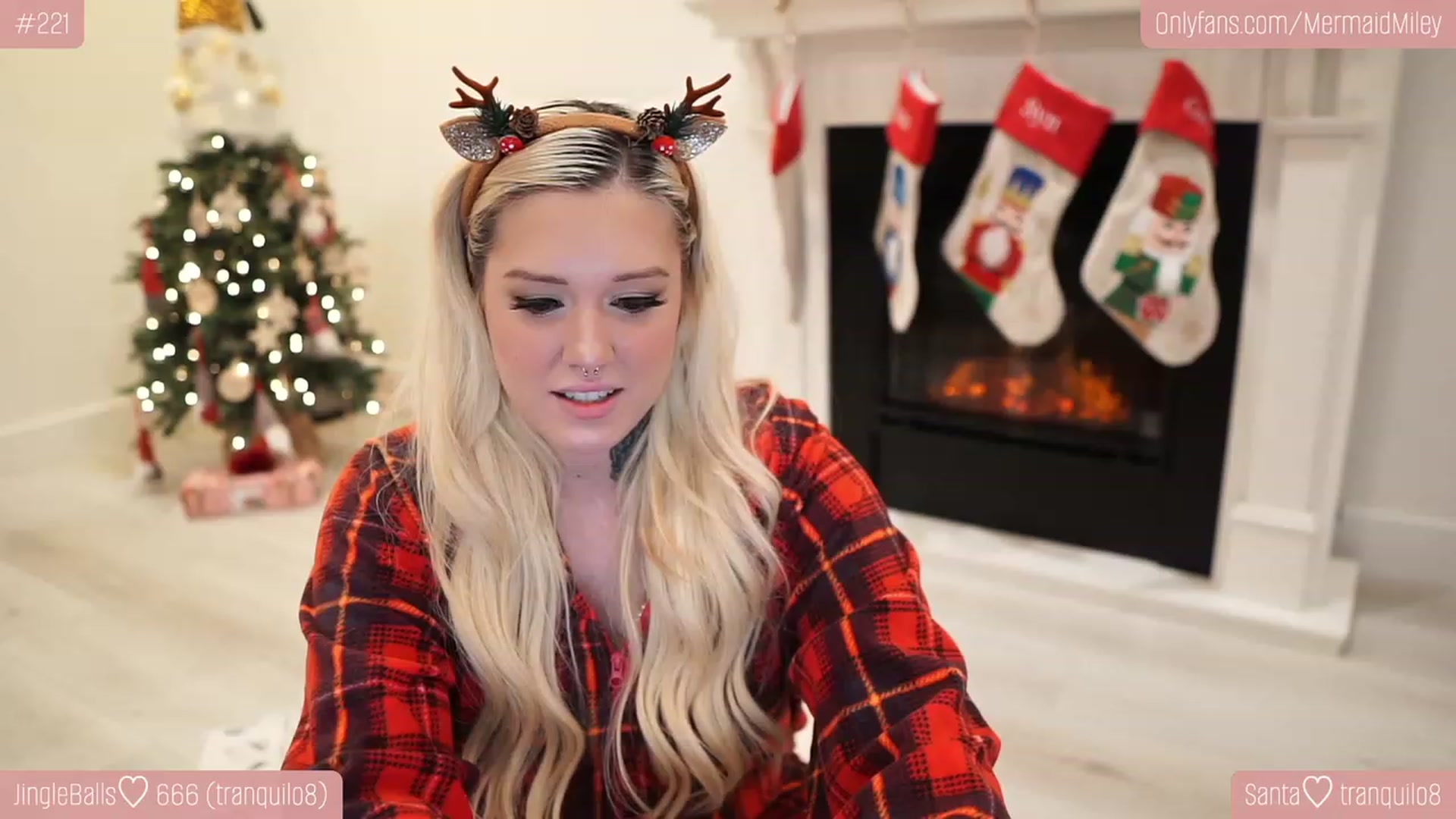 Gallery image thumbnail from Mermaidmiley's myfreecams stream on, 12/13/2022, 05:12 image 1 of 20