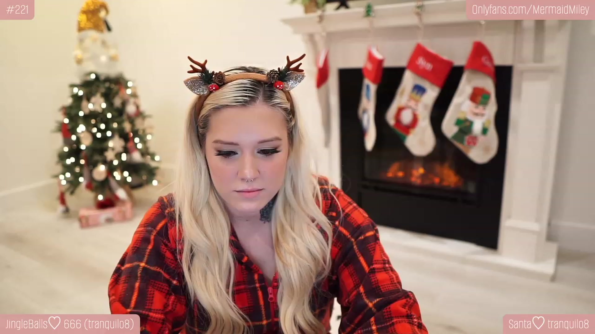 Gallery image thumbnail from Mermaidmiley's myfreecams stream on, 12/13/2022, 05:12 image 14 of 20