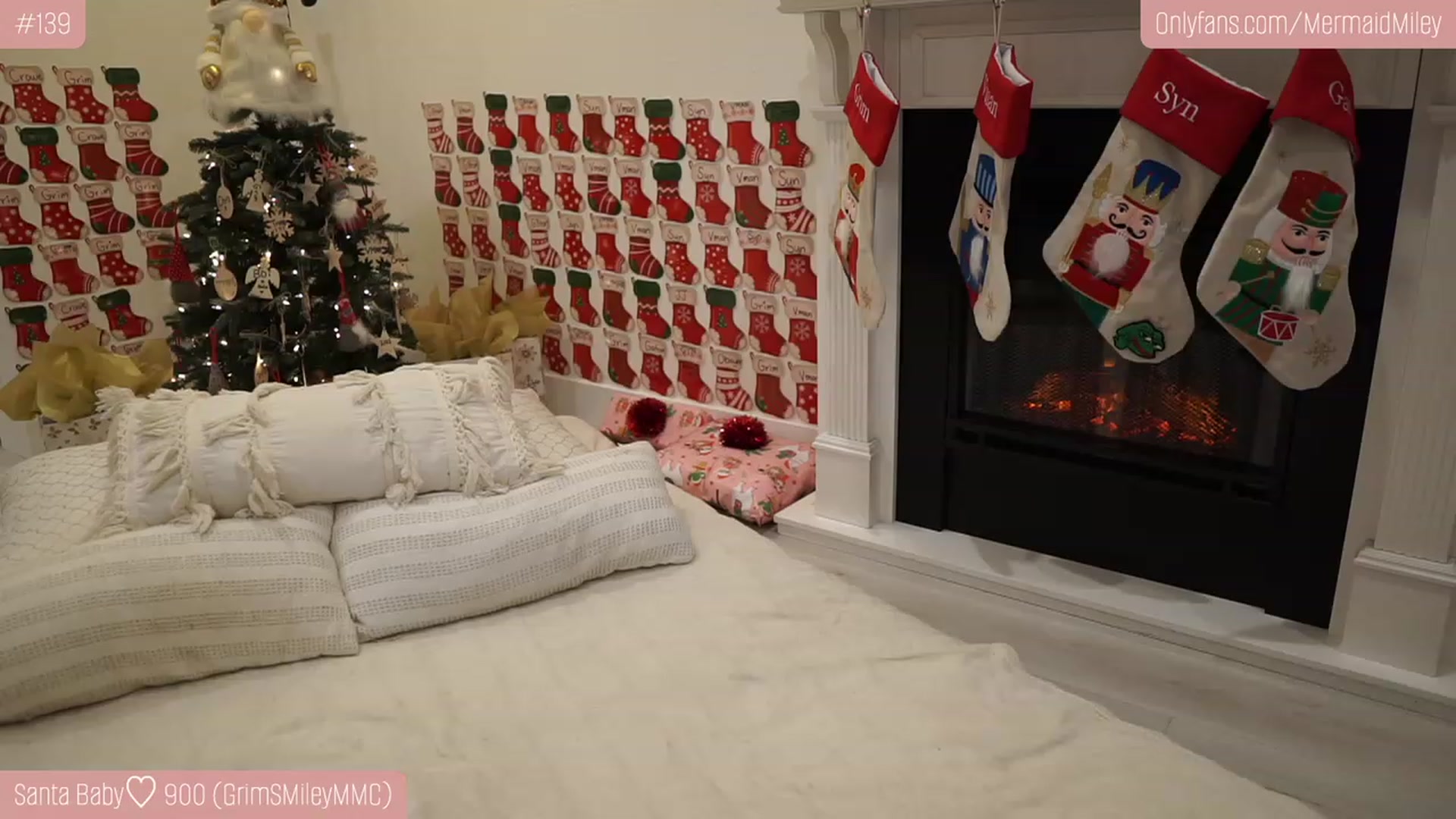 Gallery image thumbnail from Mermaidmiley's myfreecams stream on, 12/18/2022, 07:53 image 1 of 20