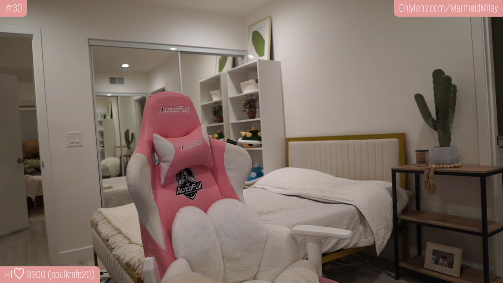 Gallery image thumbnail from Mermaidmiley's myfreecams stream on, 01/13/2023, 04:52 image 16 of 20