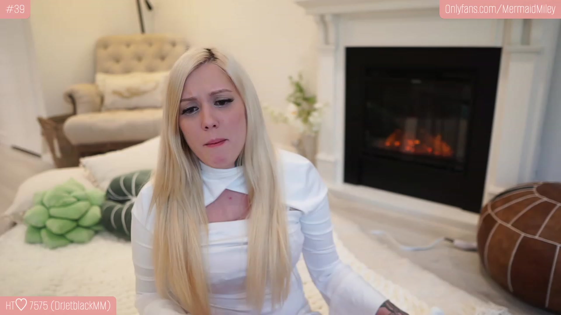 Gallery image thumbnail from Mermaidmiley's myfreecams stream on, 01/21/2023, 18:47 image 15 of 20
