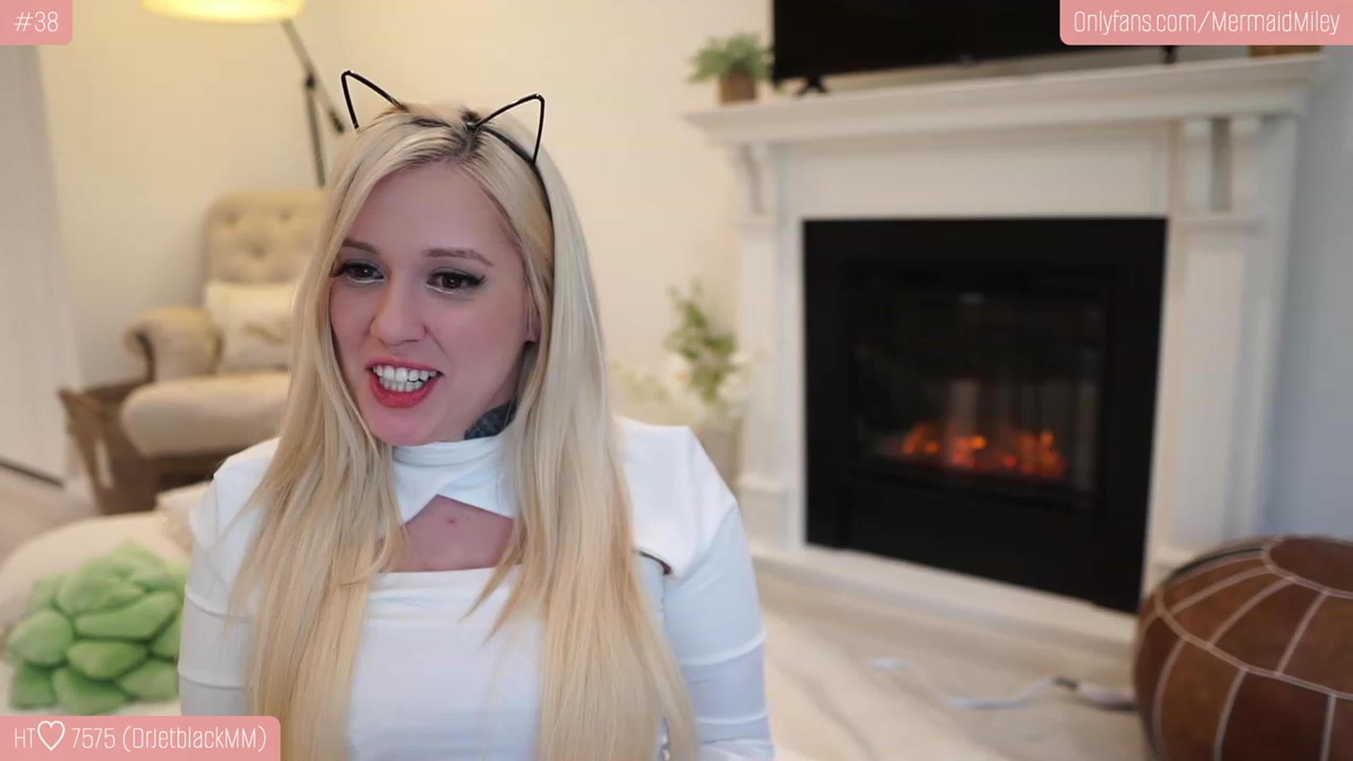 Gallery image thumbnail from Mermaidmiley's myfreecams stream on, 01/21/2023, 19:06 image 17 of 20