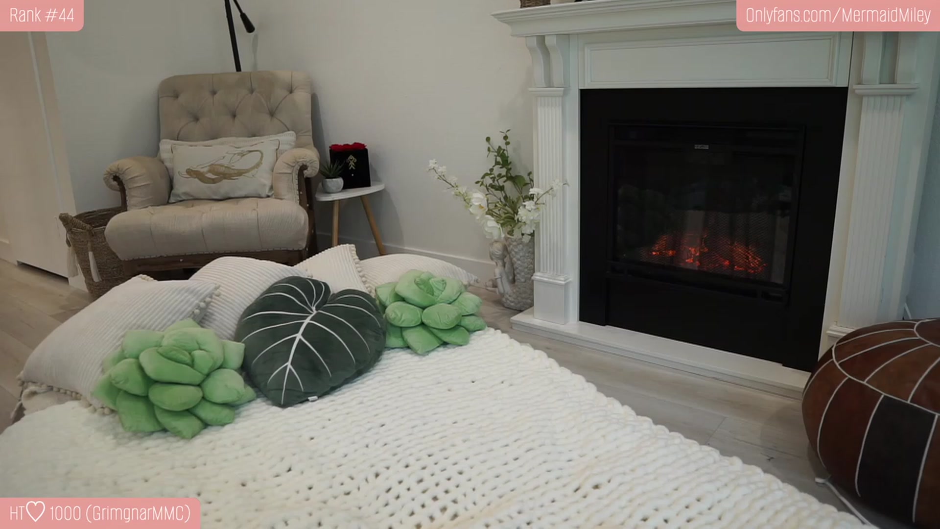 Gallery image thumbnail from Mermaidmiley's myfreecams stream on, 01/26/2023, 24:09 image 1 of 20