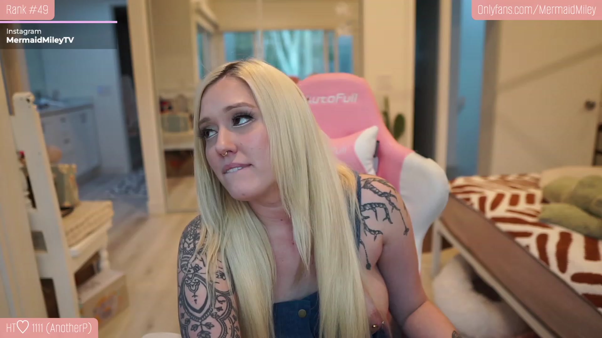 Gallery image thumbnail from Mermaidmiley's myfreecams stream on, 01/28/2023, 02:01 image 10 of 20