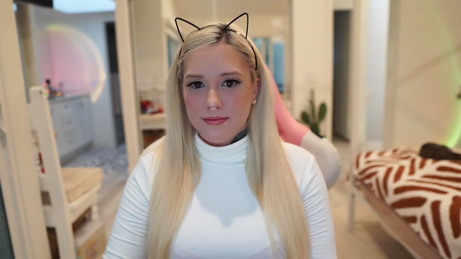 Gallery image thumbnail from Mermaidmiley's myfreecams stream on, 01/31/2023, 24:25 image 17 of 20