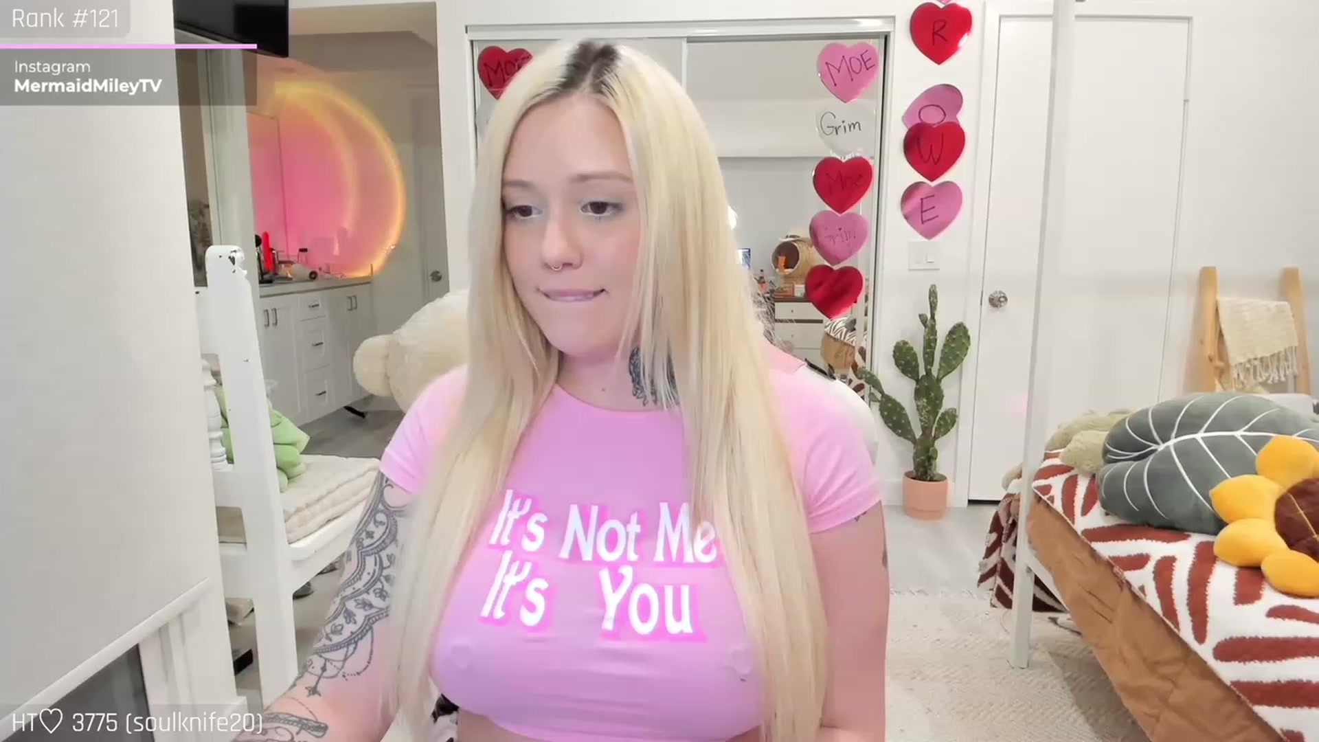 Gallery image thumbnail from Mermaidmiley's myfreecams stream on, 02/18/2023, 07:36 image 18 of 20