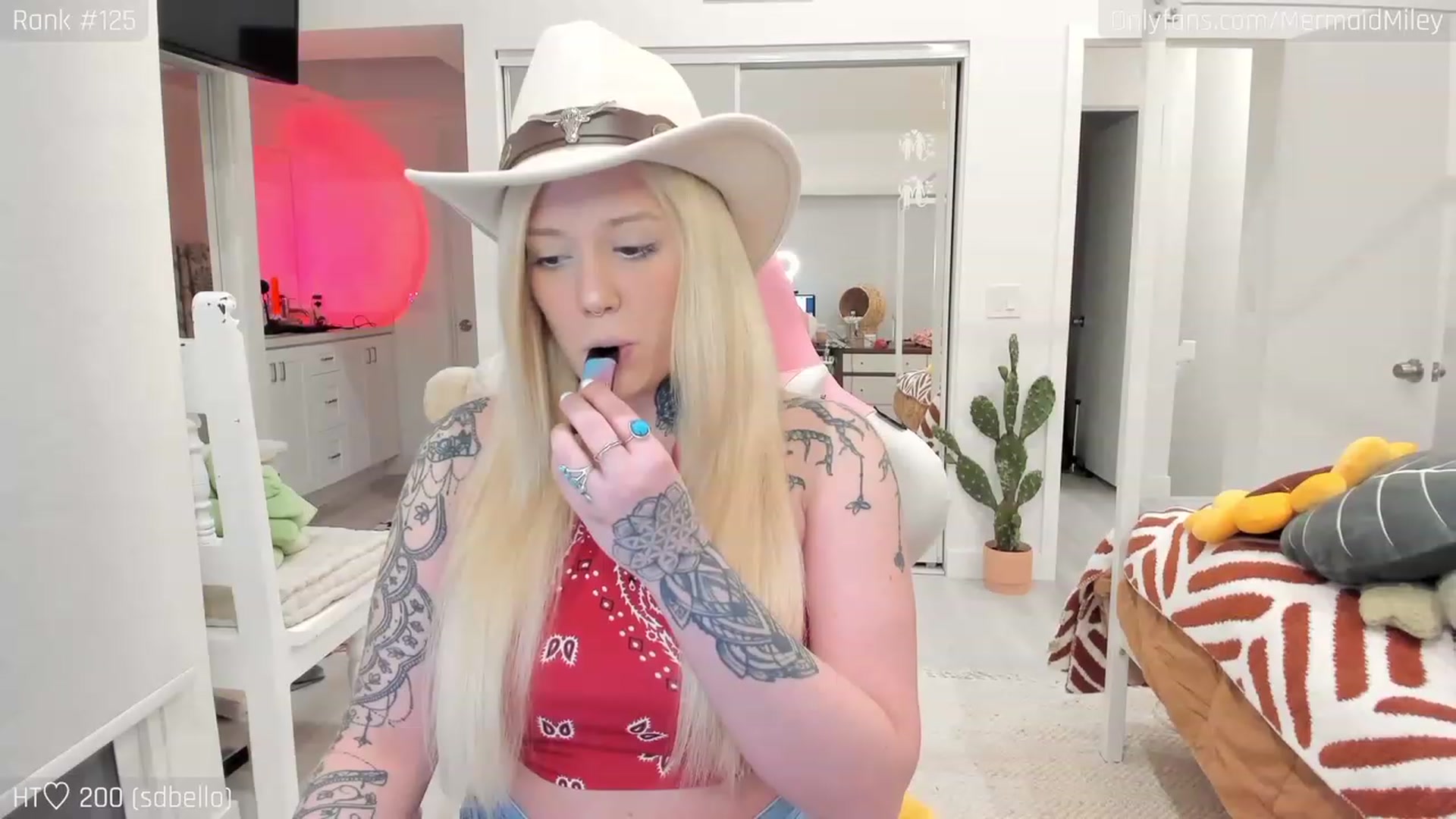Gallery image thumbnail from Mermaidmiley's myfreecams stream on, 02/19/2023, 05:17 image 2 of 20