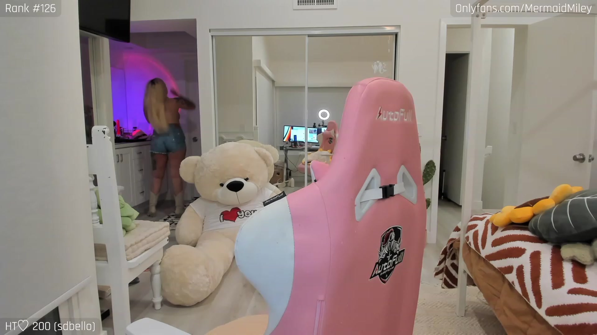 Gallery image thumbnail from Mermaidmiley's myfreecams stream on, 02/19/2023, 05:17 image 5 of 20