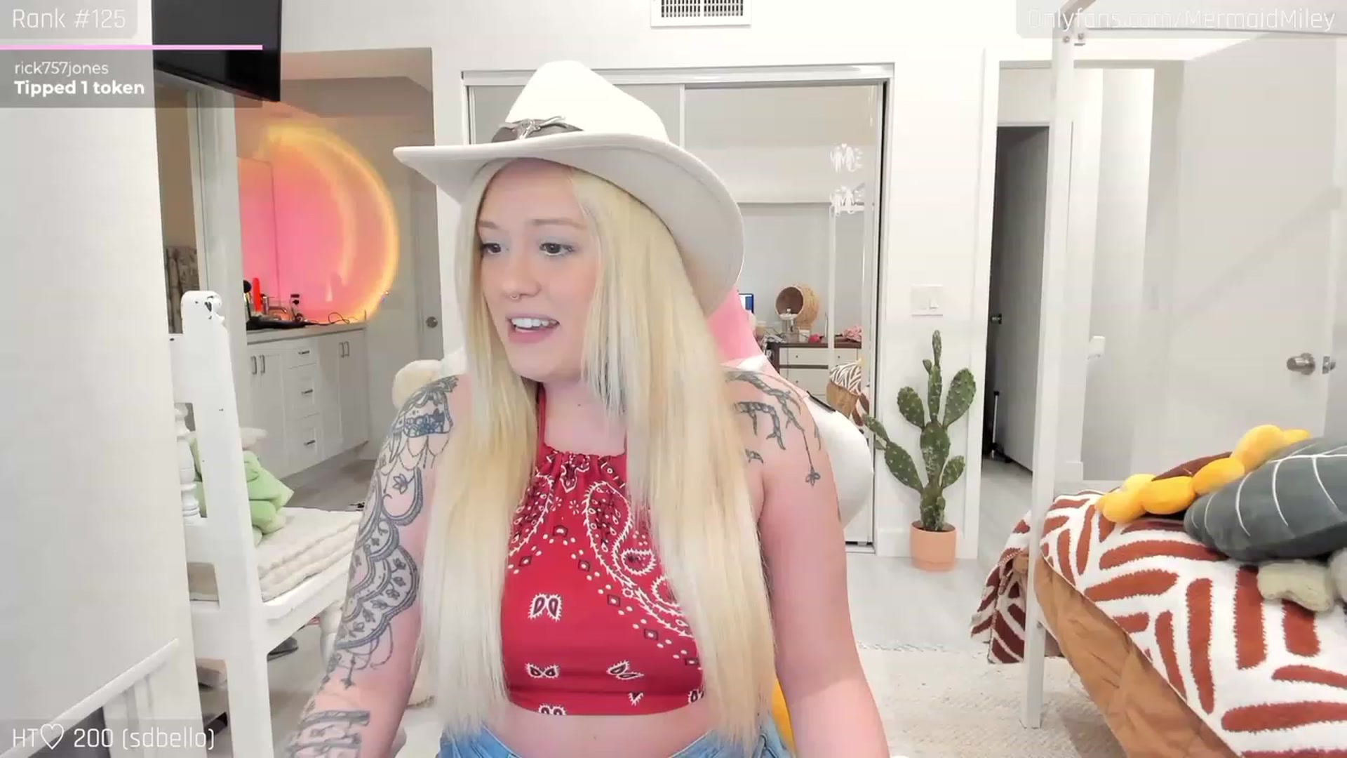Gallery image thumbnail from Mermaidmiley's myfreecams stream on, 02/19/2023, 05:17 image 1 of 20