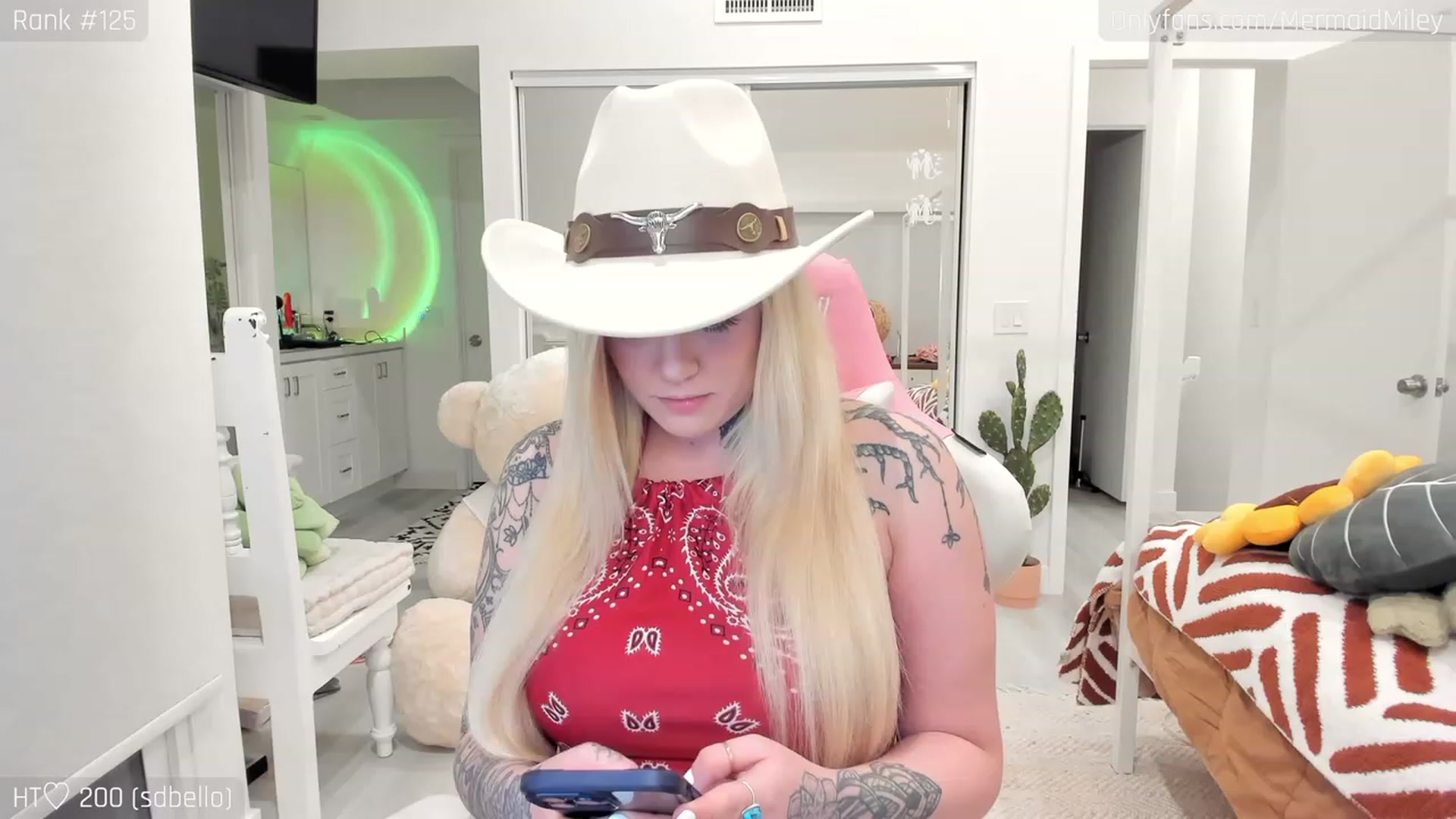 Gallery image thumbnail from Mermaidmiley's myfreecams stream on, 02/19/2023, 05:17 image 4 of 20