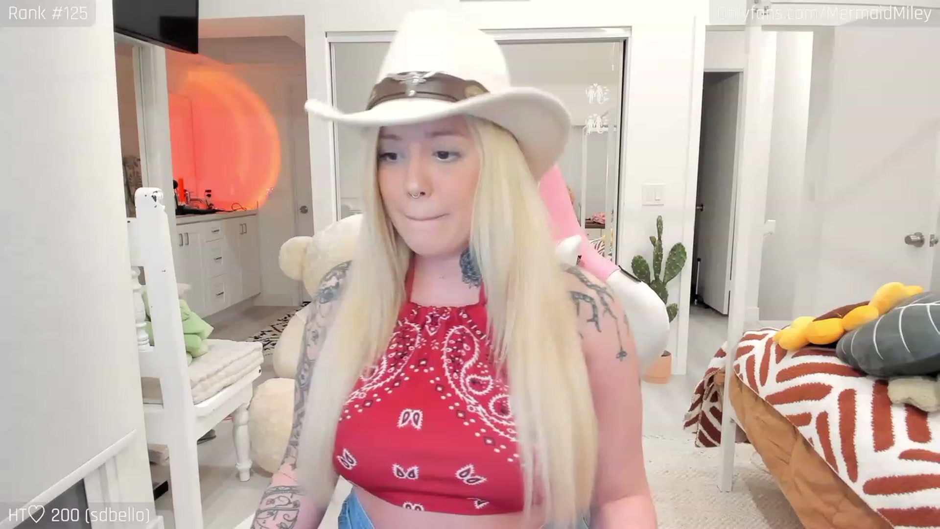 Gallery image thumbnail from Mermaidmiley's myfreecams stream on, 02/19/2023, 05:17 image 3 of 20