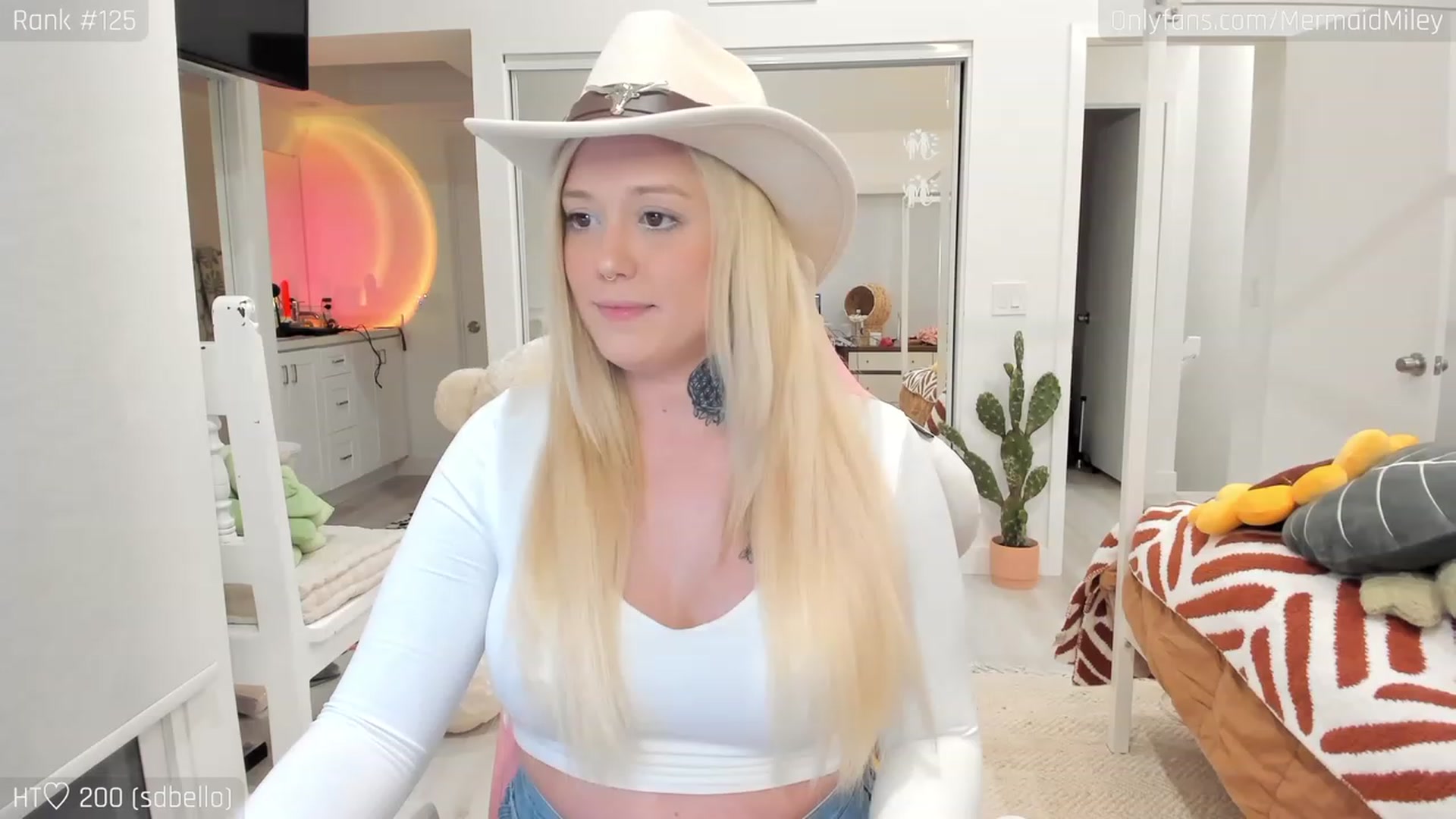 Gallery image thumbnail from Mermaidmiley's myfreecams stream on, 02/19/2023, 05:17 image 8 of 20
