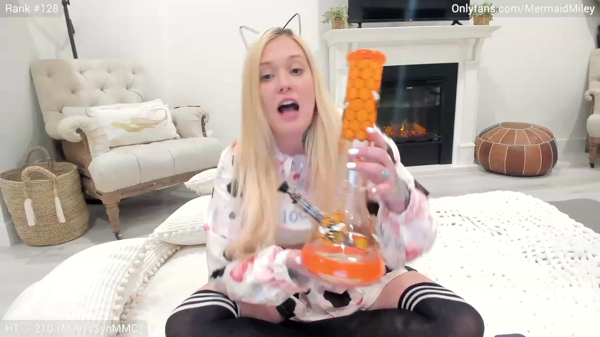 Gallery image thumbnail from Mermaidmiley's myfreecams stream on, 02/19/2023, 12:34 image 11 of 20