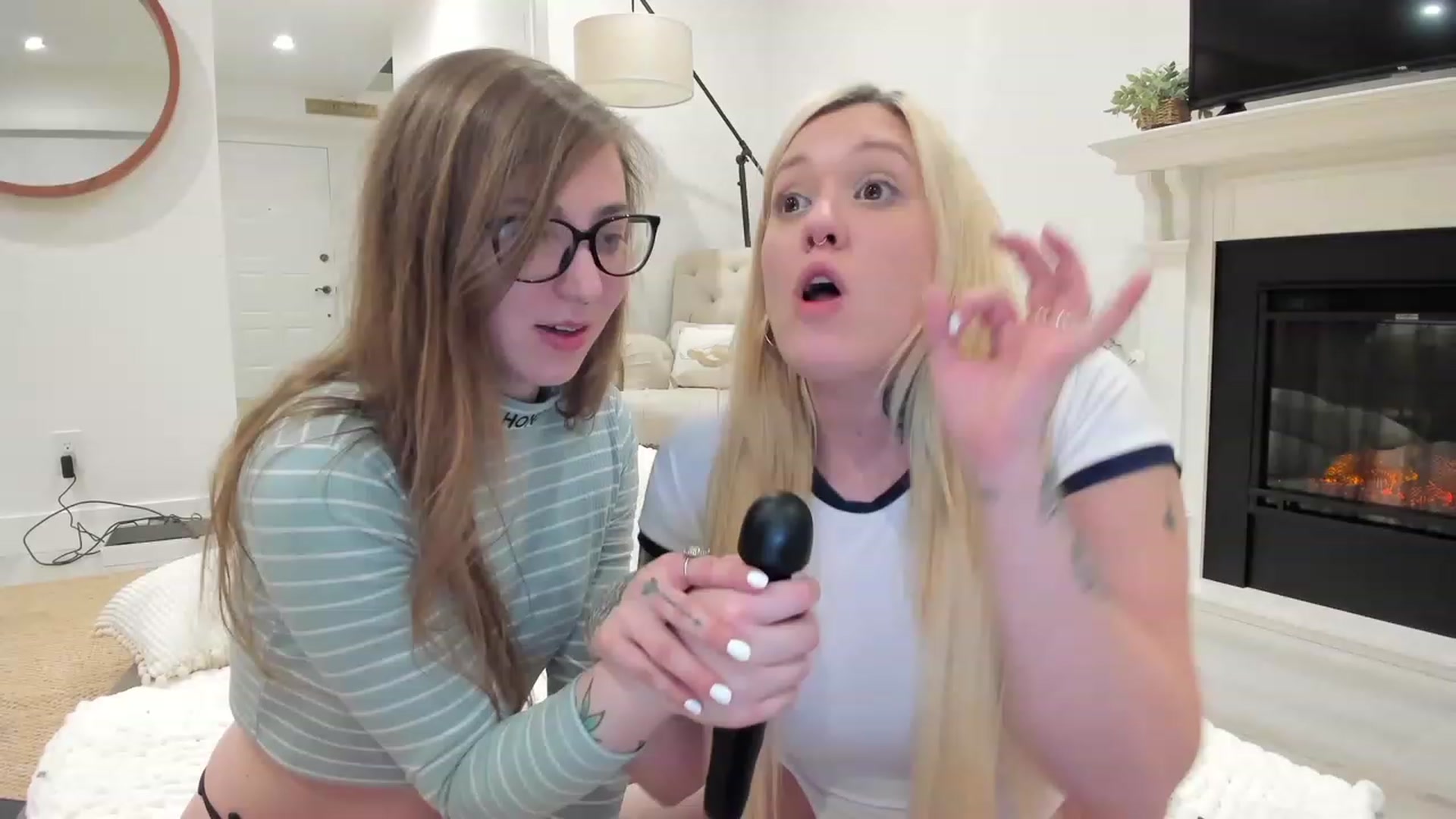 Gallery image thumbnail from Mermaidmiley's myfreecams stream on, 02/22/2023, 09:06 image 16 of 20