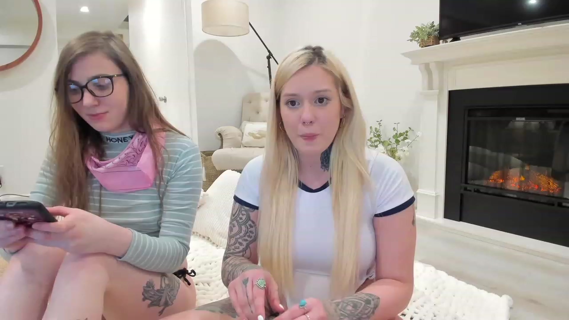 Gallery image thumbnail from Mermaidmiley's myfreecams stream on, 02/22/2023, 09:06 image 6 of 20