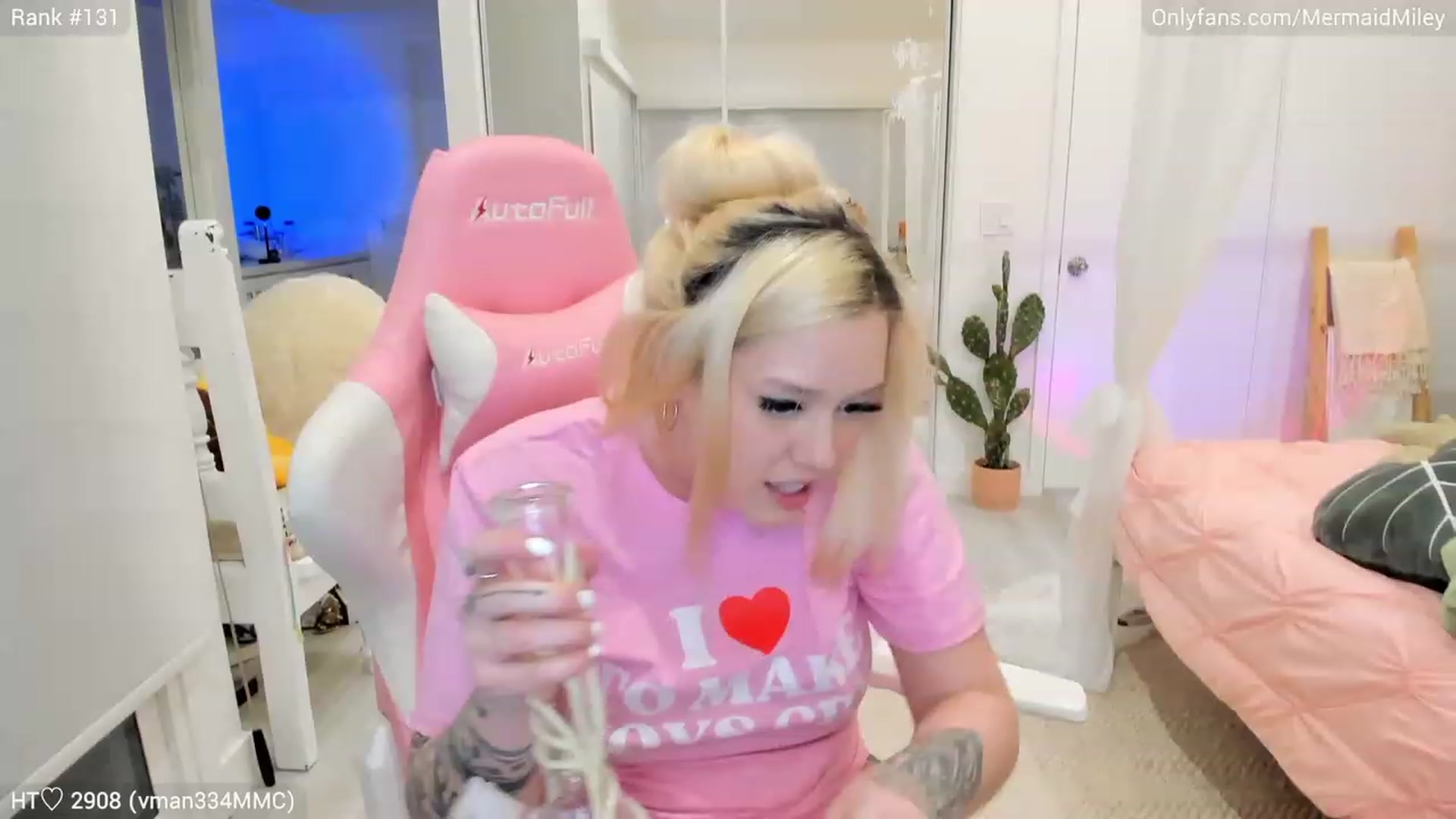 Gallery image thumbnail from Mermaidmiley's myfreecams stream on, 02/25/2023, 08:19 image 15 of 20