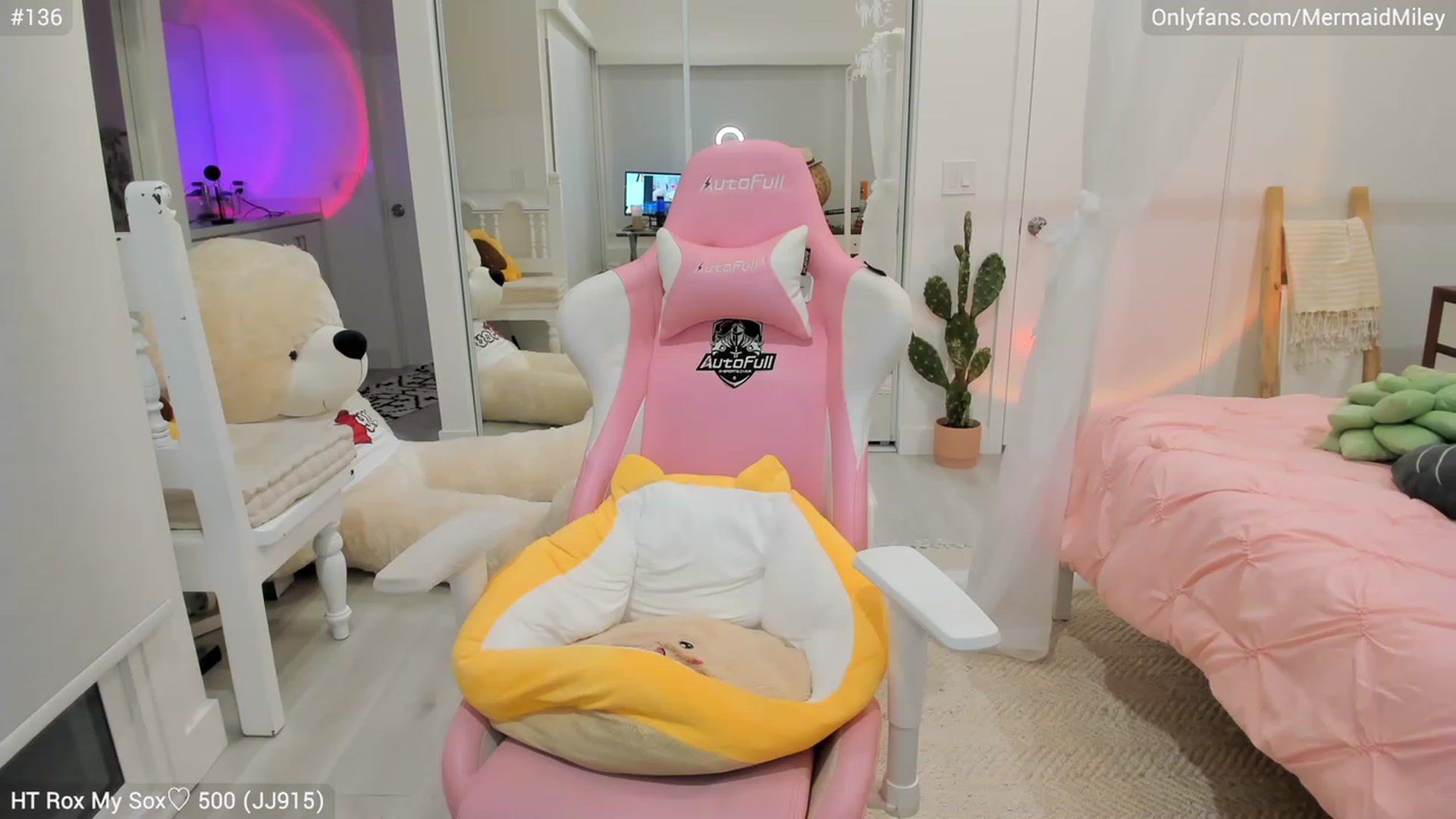 Gallery image thumbnail from Mermaidmiley's myfreecams stream on, 02/26/2023, 04:22 image 8 of 20