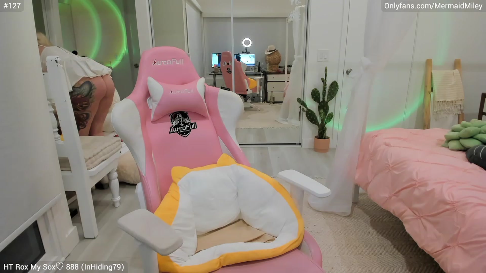Gallery image thumbnail from Mermaidmiley's myfreecams stream on, 02/26/2023, 06:18 image 15 of 20
