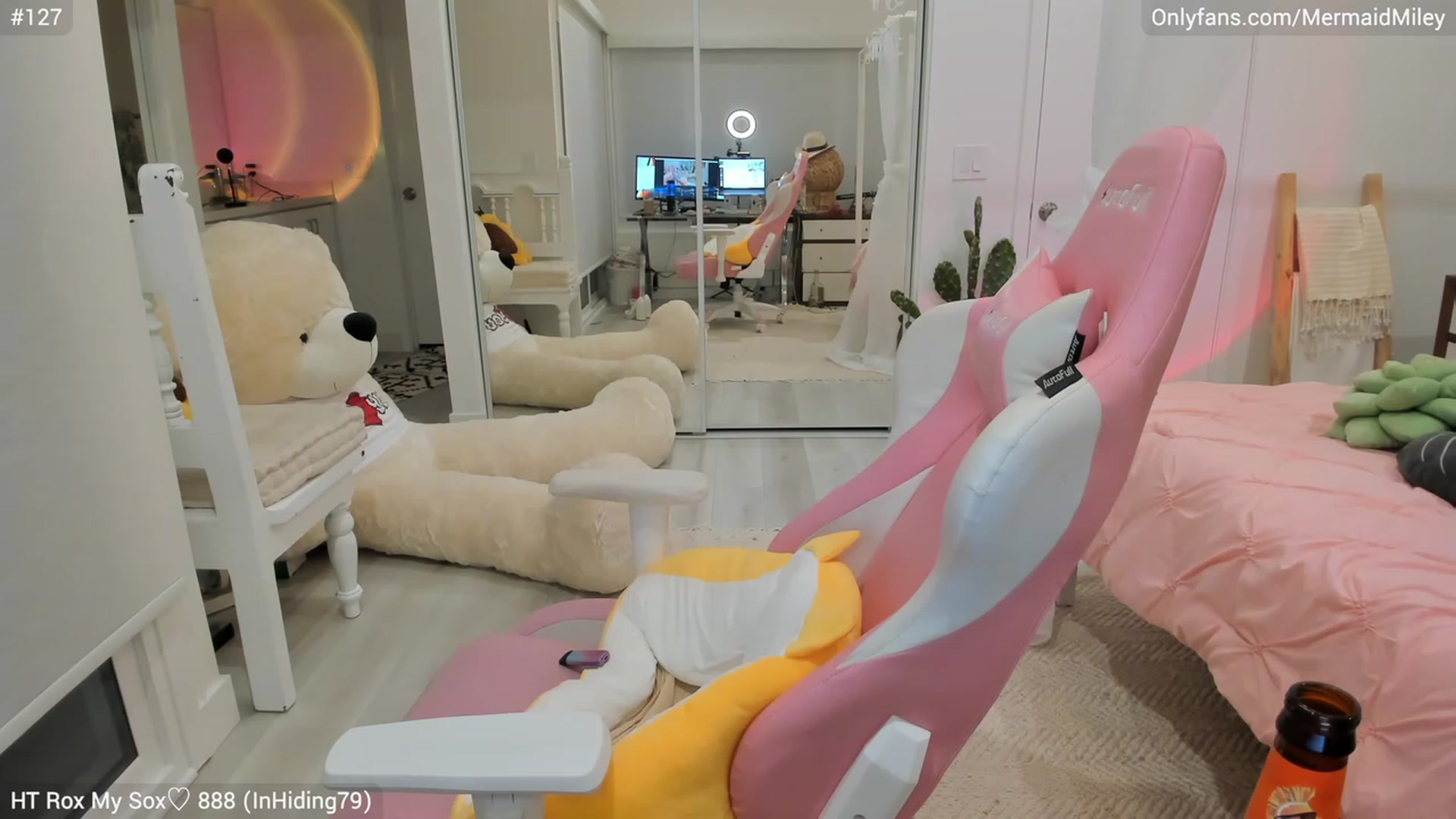 Gallery image thumbnail from Mermaidmiley's myfreecams stream on, 02/26/2023, 06:18 image 5 of 20