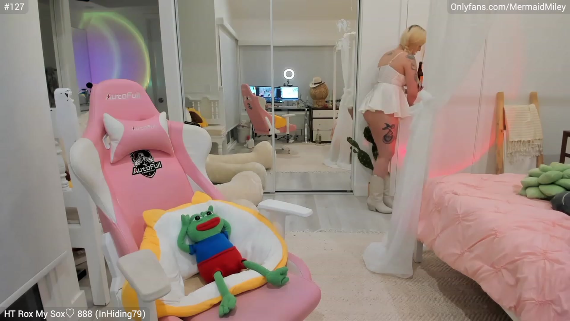 Gallery image thumbnail from Mermaidmiley's myfreecams stream on, 02/26/2023, 07:51 image 5 of 20
