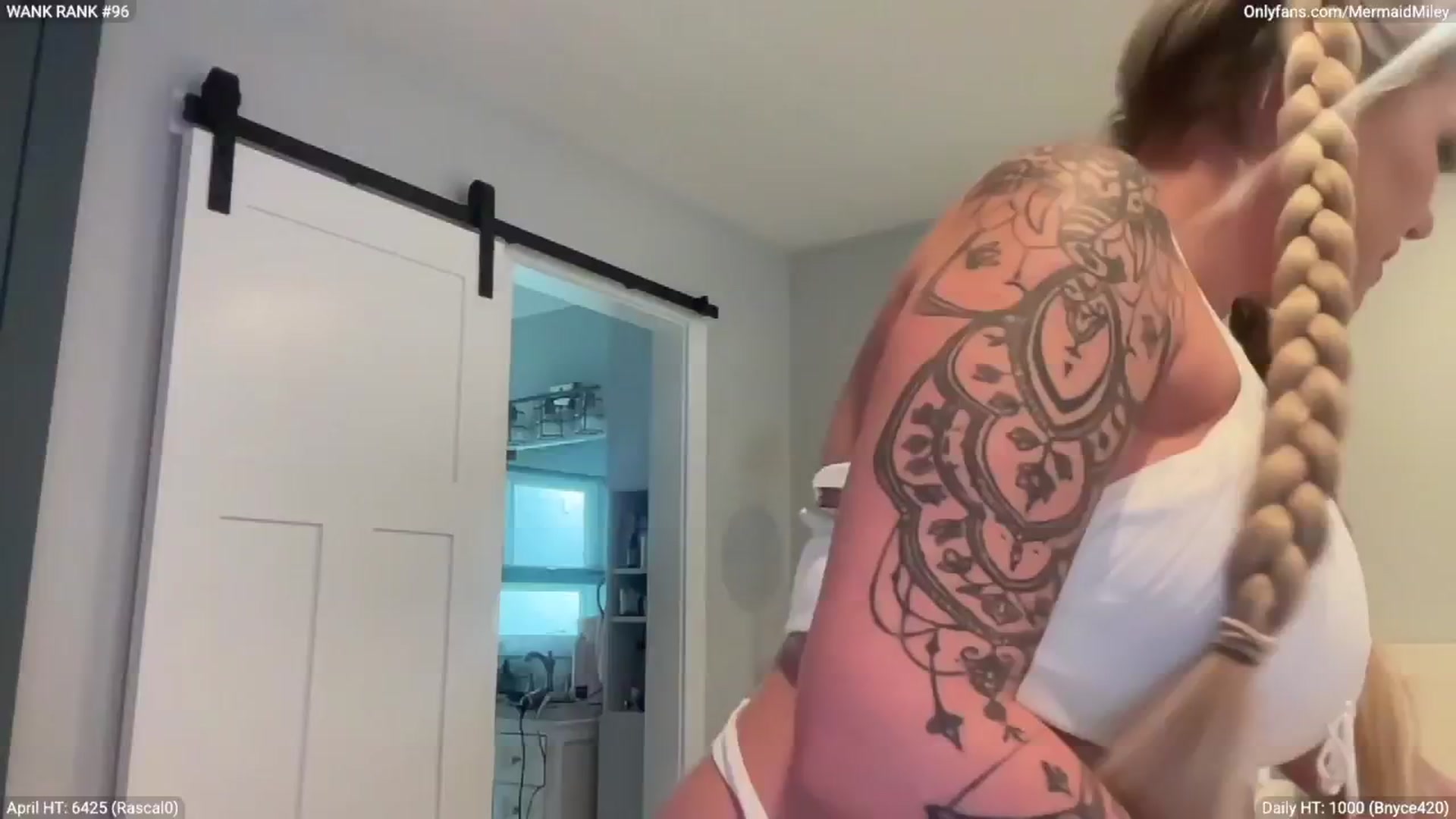 Gallery image thumbnail from Mermaidmiley's myfreecams stream on, 04/14/2026, 02:09 image 11 of 20