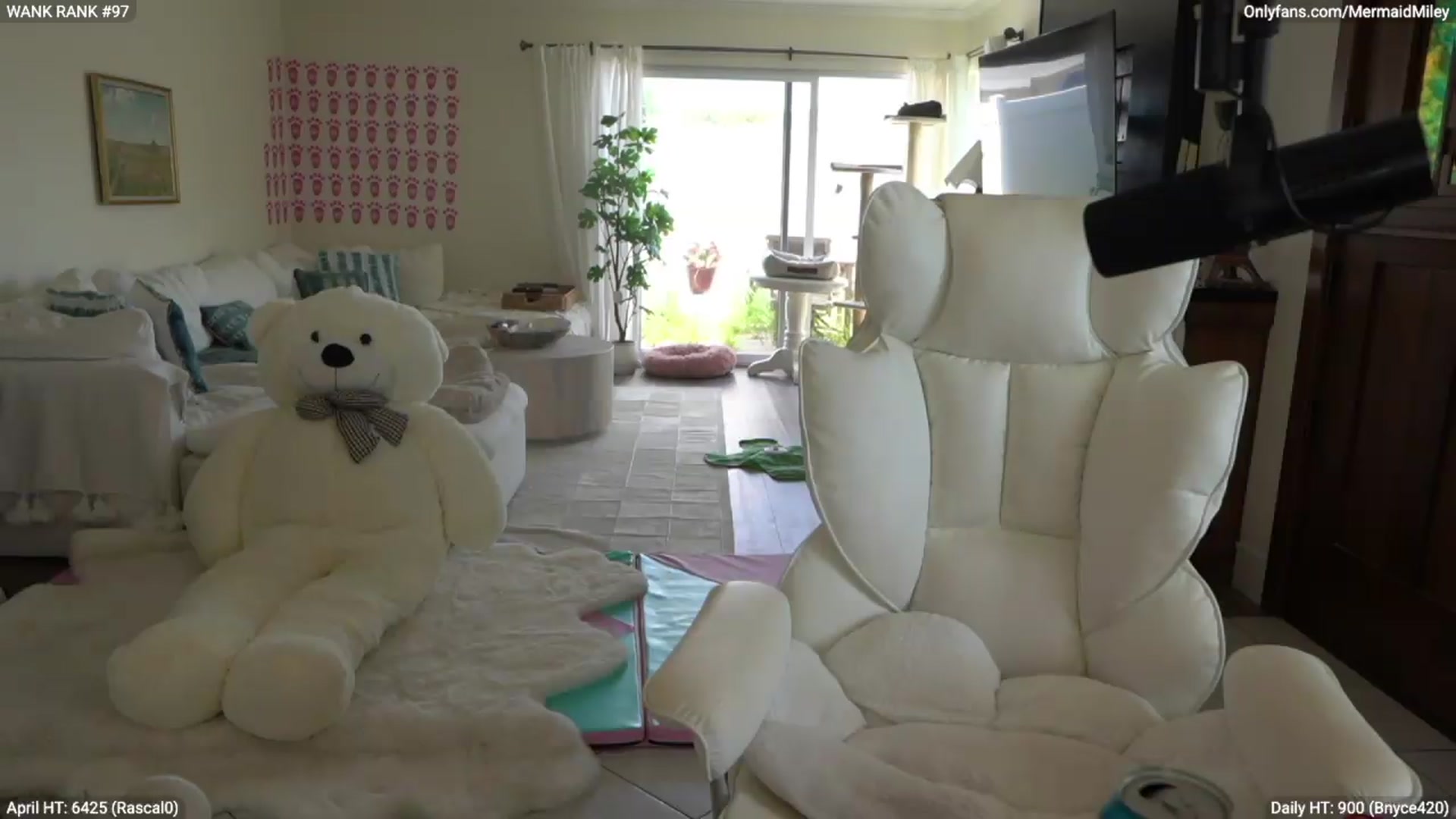 Gallery image thumbnail from Mermaidmiley's myfreecams stream on, 04/17/2026, 23:04 image 5 of 20