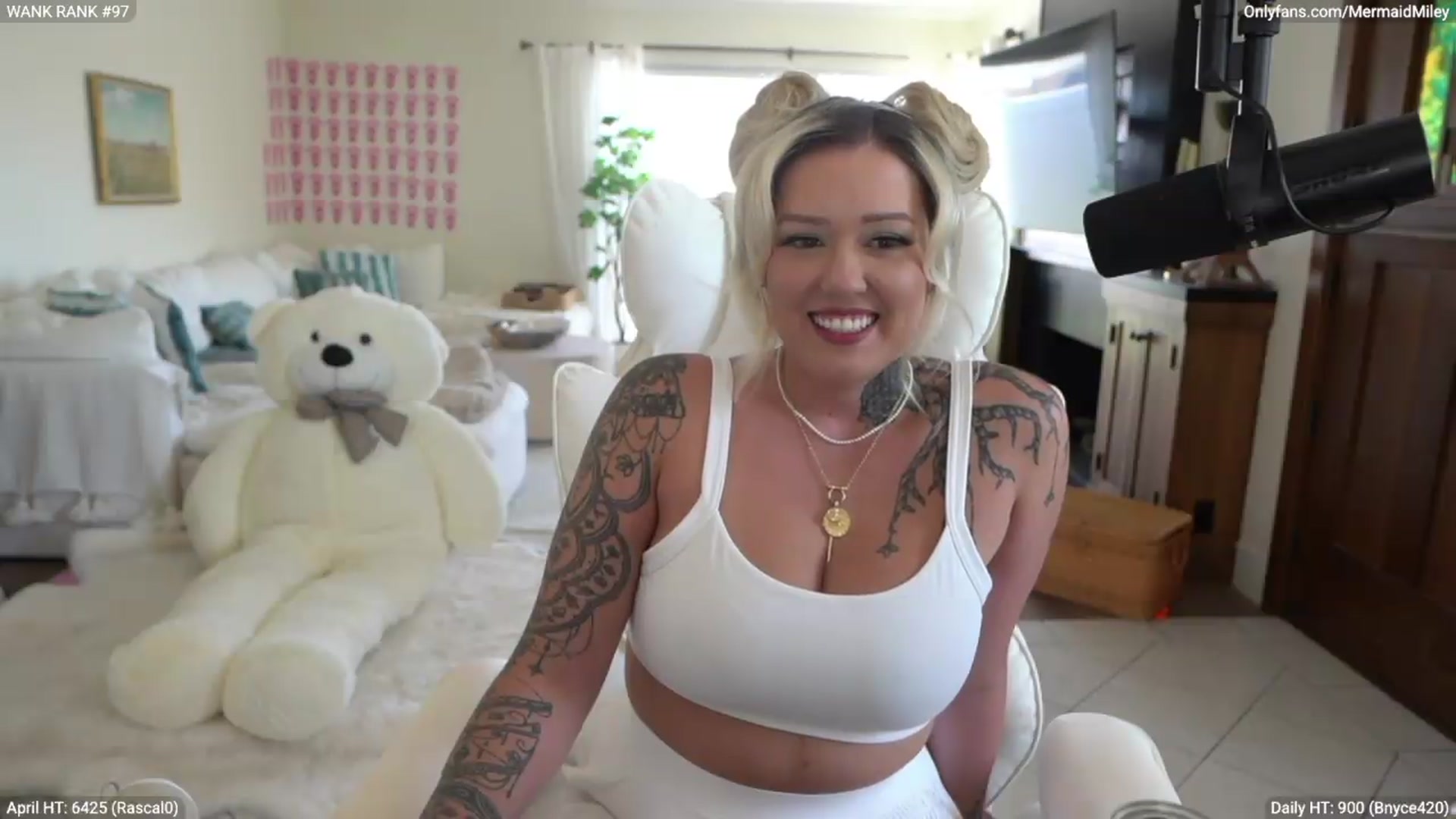 Gallery image thumbnail from Mermaidmiley's myfreecams stream on, 04/17/2026, 23:04 image 7 of 20