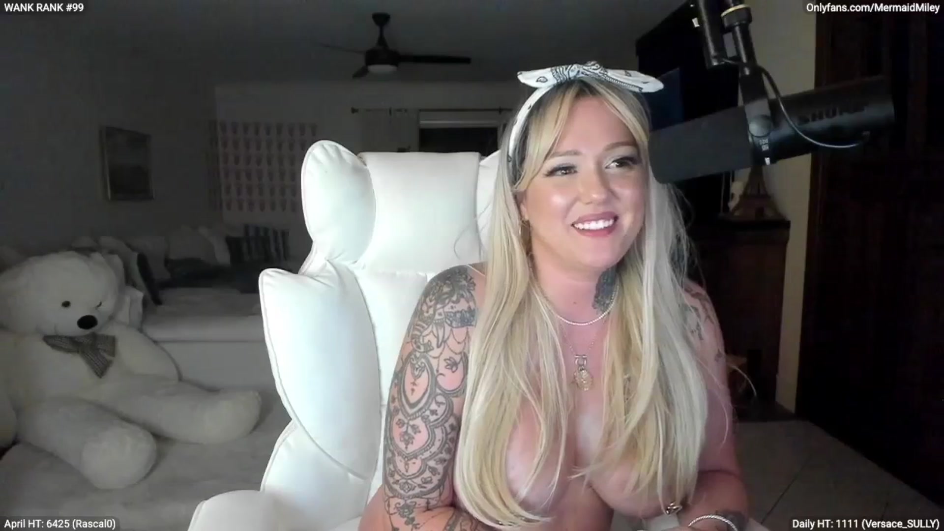 Gallery image thumbnail from Mermaidmiley's myfreecams stream on, 04/19/2026, 04:21 image 17 of 20