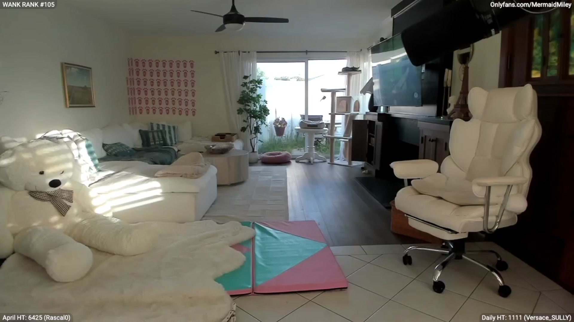 Gallery image thumbnail from Mermaidmiley's myfreecams stream on, 04/19/2026, 04:21 image 4 of 20