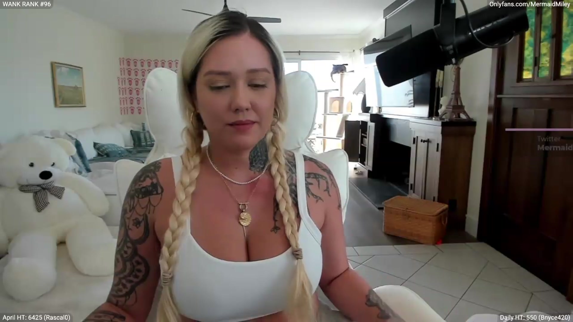 Gallery image thumbnail from Mermaidmiley's myfreecams stream on, 04/19/2026, 23:32 image 15 of 20