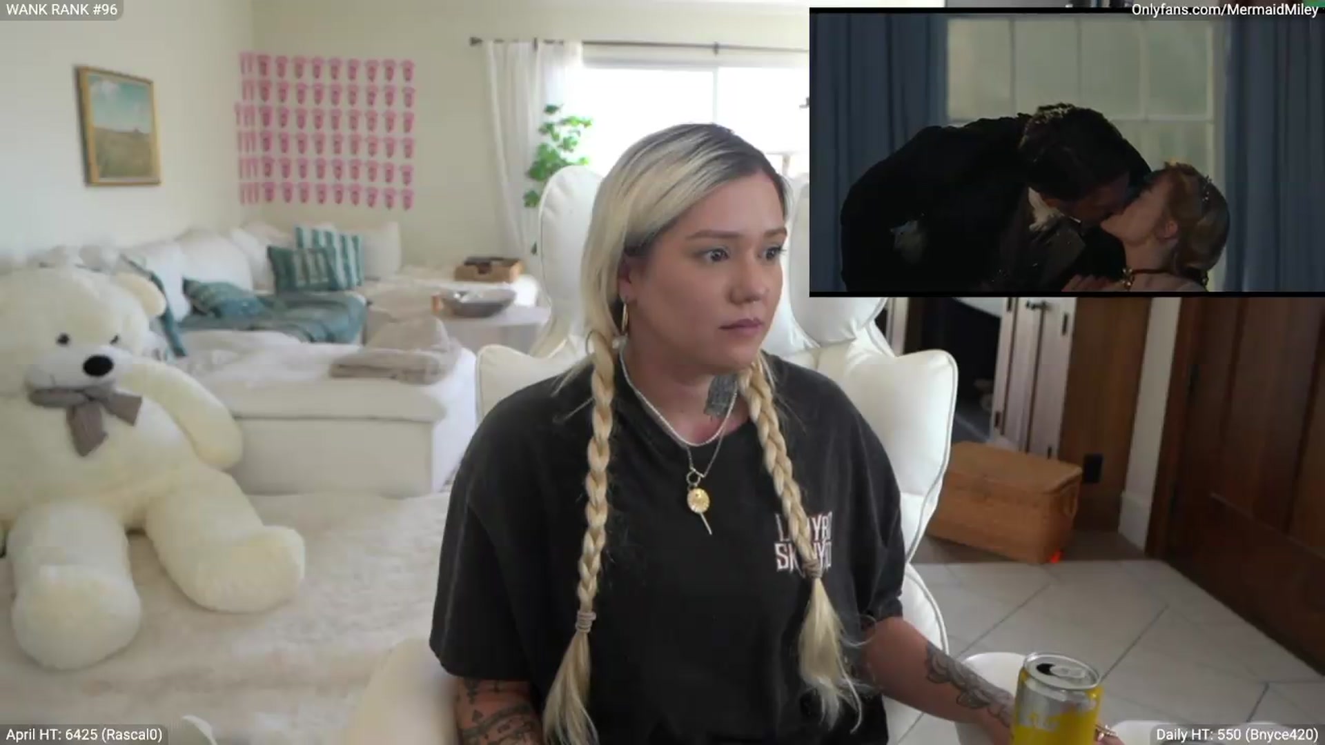 Gallery image thumbnail from Mermaidmiley's myfreecams stream on, 04/19/2026, 23:32 image 11 of 20