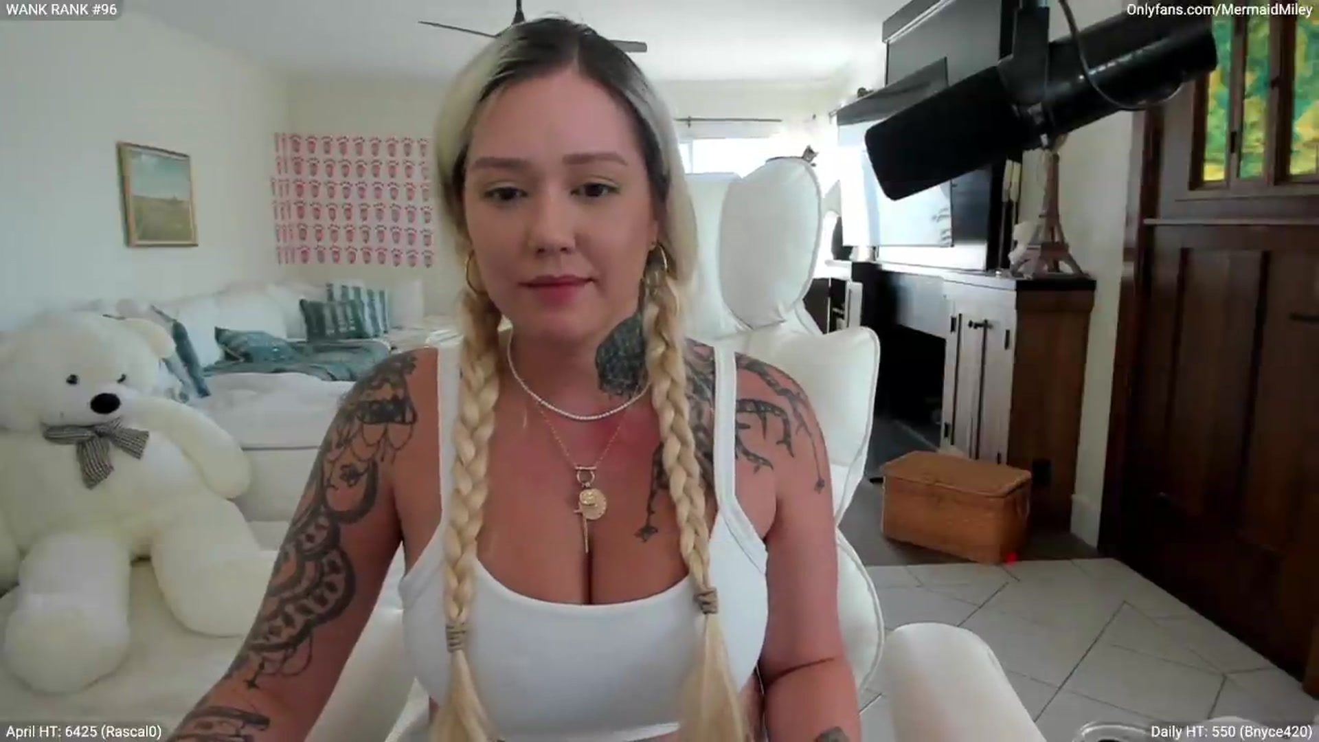 Gallery image thumbnail from Mermaidmiley's myfreecams stream on, 04/19/2026, 23:32 image 14 of 20