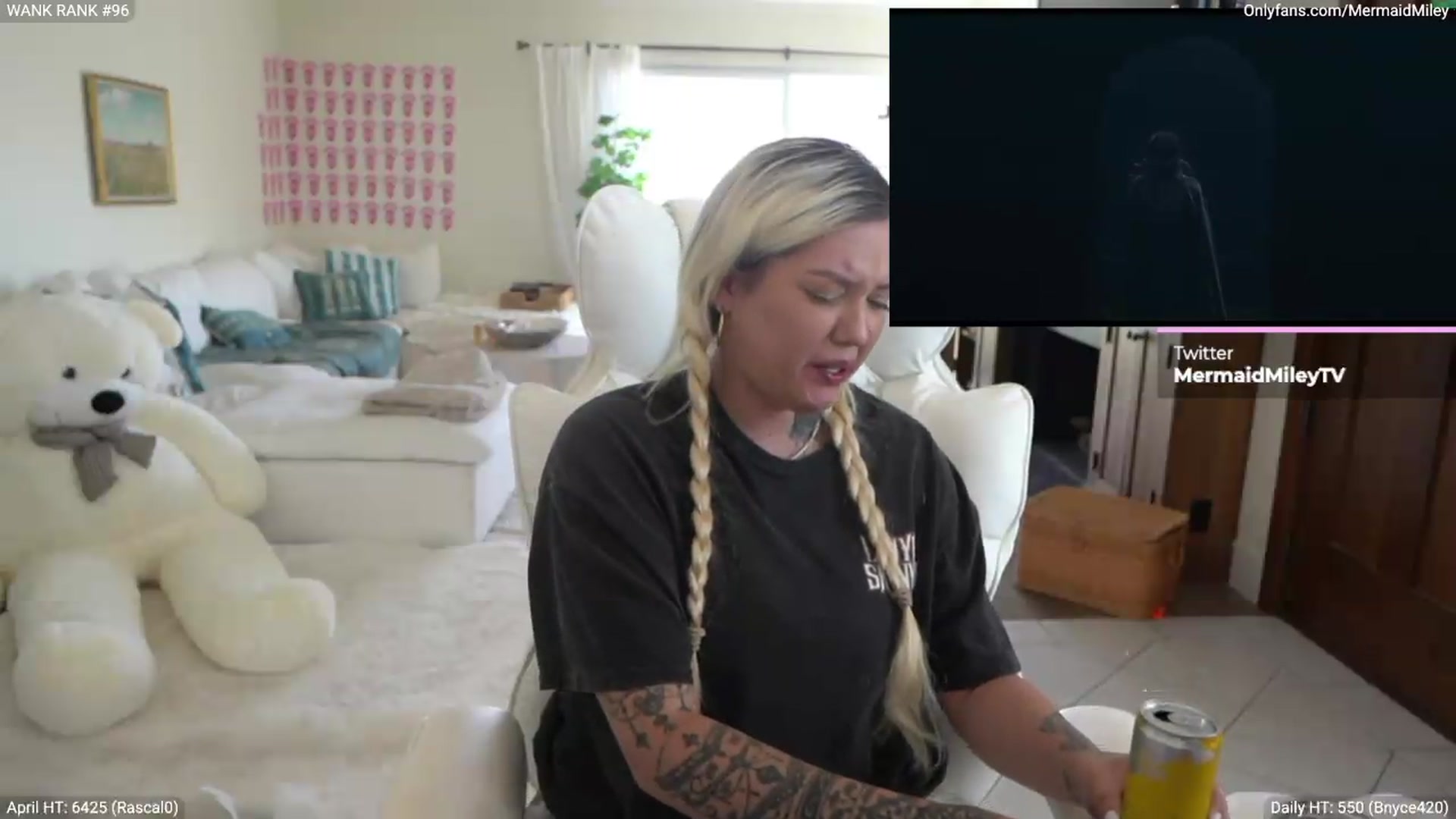 Gallery image thumbnail from Mermaidmiley's myfreecams stream on, 04/19/2026, 23:32 image 10 of 20