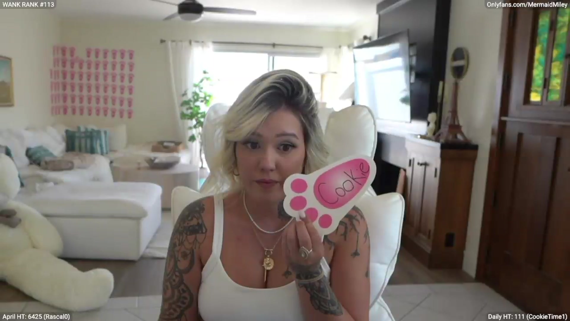 Gallery image thumbnail from Mermaidmiley's myfreecams stream on, 04/24/2026, 22:10 image 15 of 20