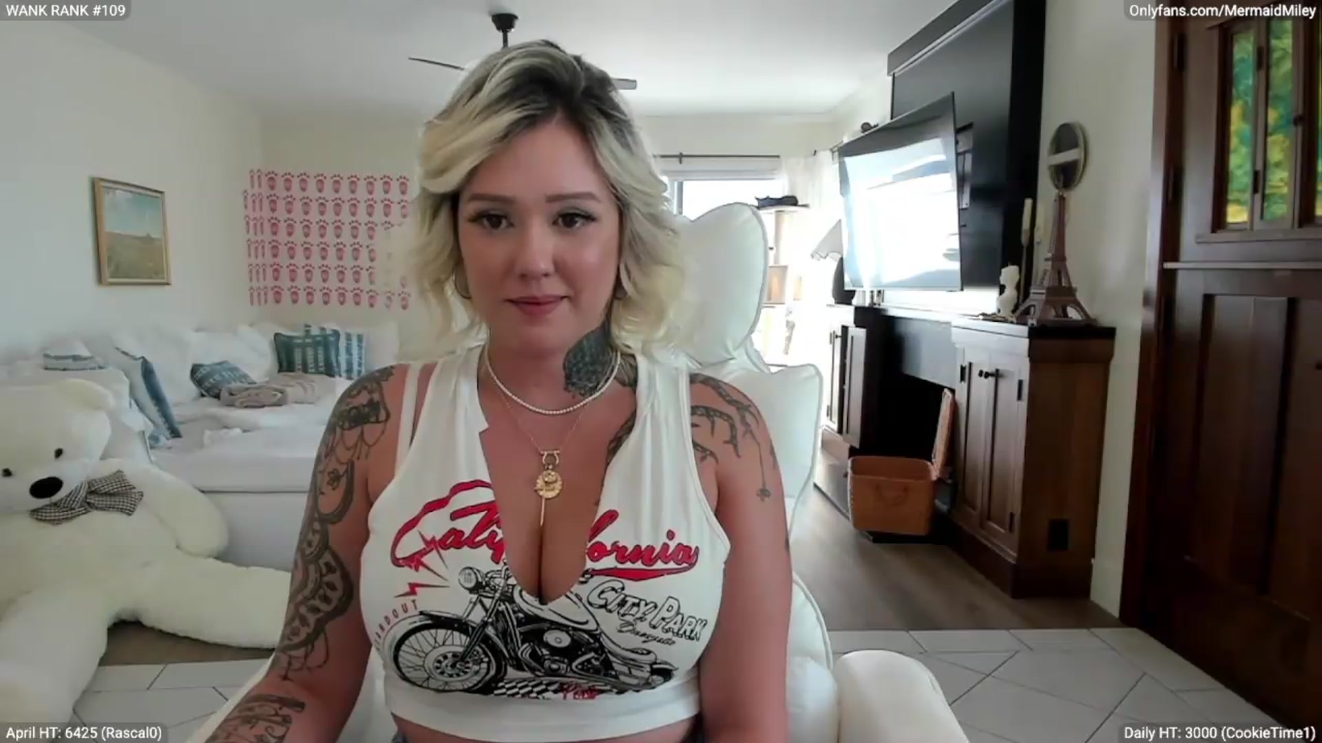 Gallery image thumbnail from Mermaidmiley's myfreecams stream on, 04/24/2026, 23:11 image 18 of 20