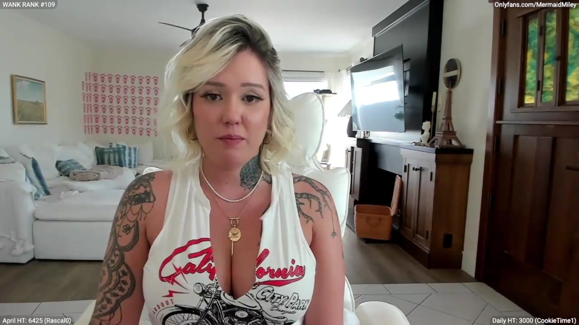 Gallery image thumbnail from Mermaidmiley's myfreecams stream on, 04/25/2026, 01:10 image 3 of 20