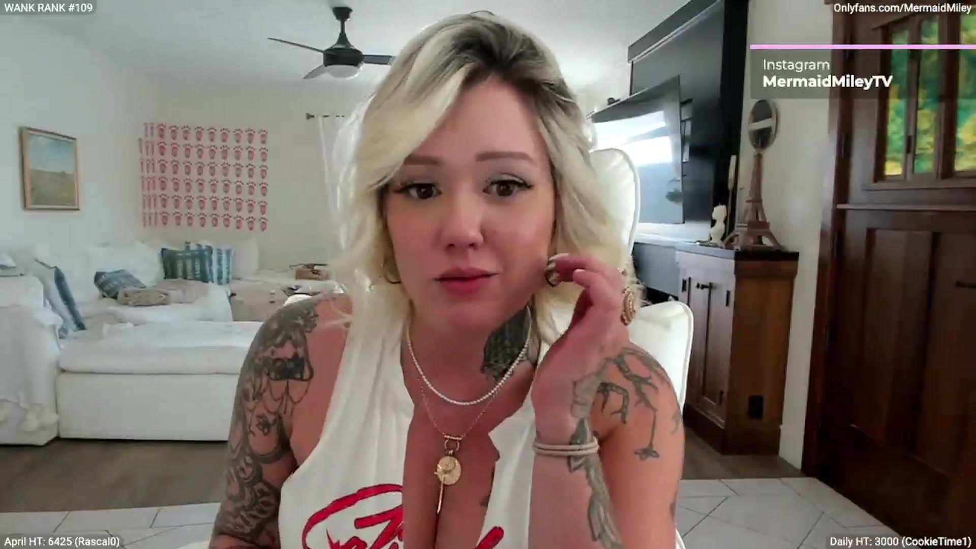 Gallery image thumbnail from Mermaidmiley's myfreecams stream on, 04/25/2026, 01:10 image 5 of 20
