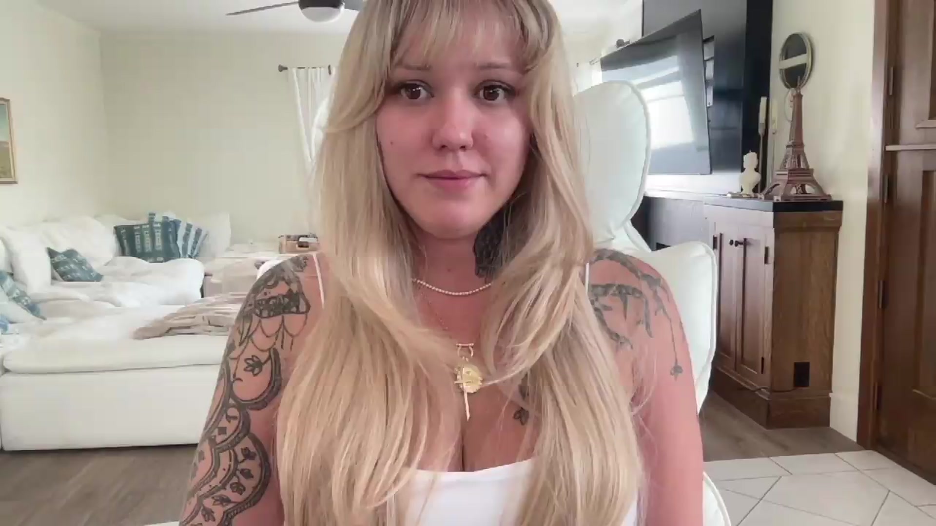 Gallery image thumbnail from Mermaidmiley's myfreecams stream on, 05/18/2026, 24:13 image 7 of 20