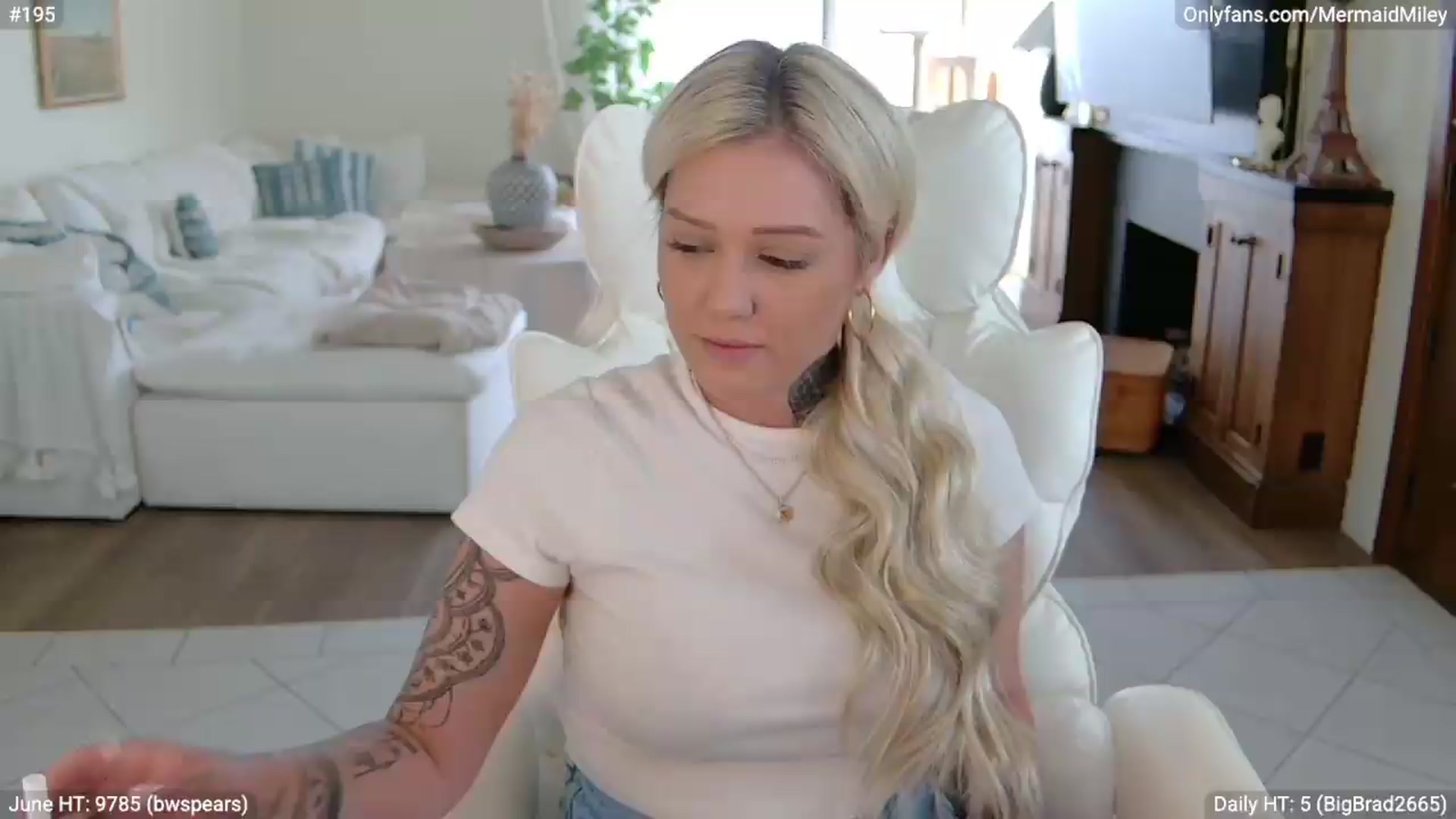 Gallery image thumbnail from Mermaidmiley's myfreecams stream on, 06/06/2026, 24:29 image 12 of 20