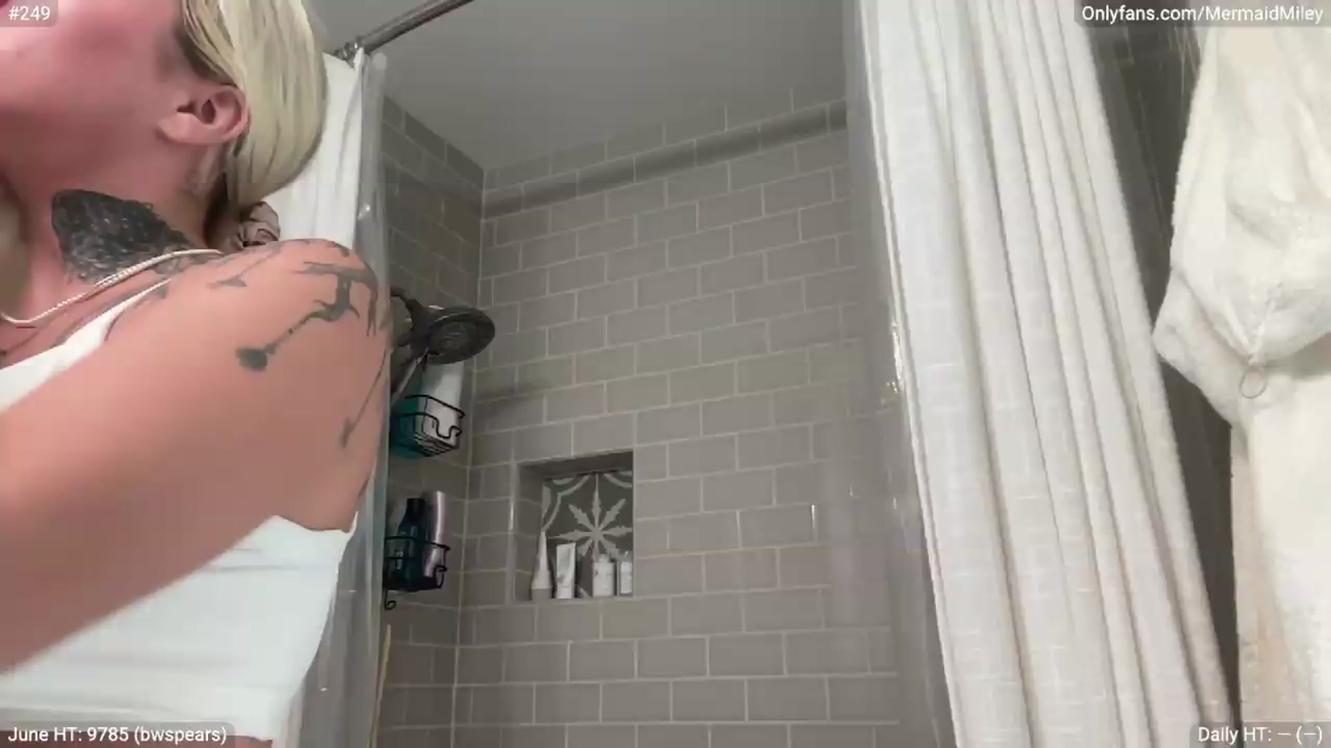 Gallery image thumbnail from Mermaidmiley's myfreecams stream on, 06/07/2026, 24:39 image 1 of 20